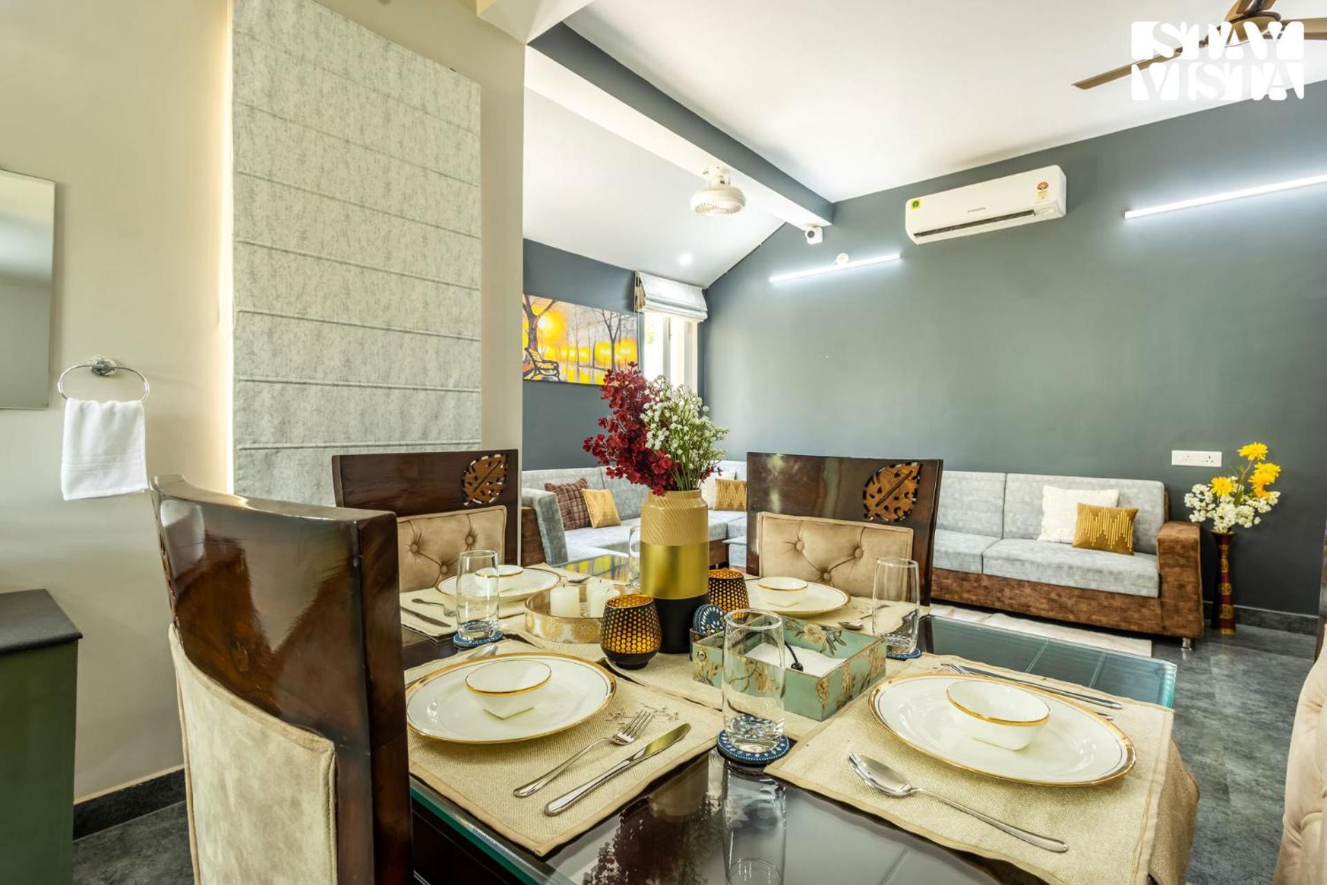 Arcadian Manor With Indoor Pool Indoor-outdoor Games At By Stayvista Varanasi