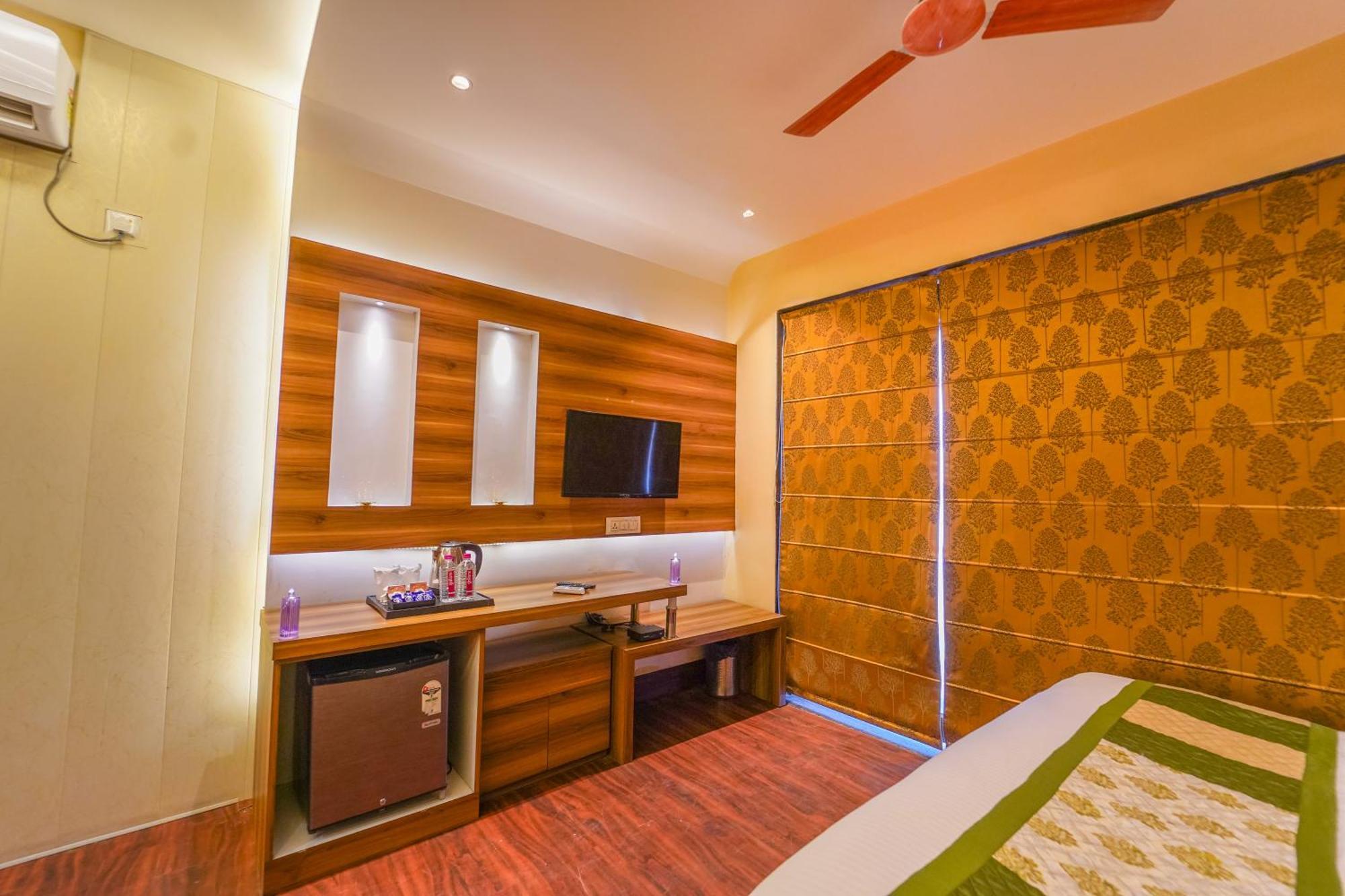 Shiv Rudraksh Hotel 3*