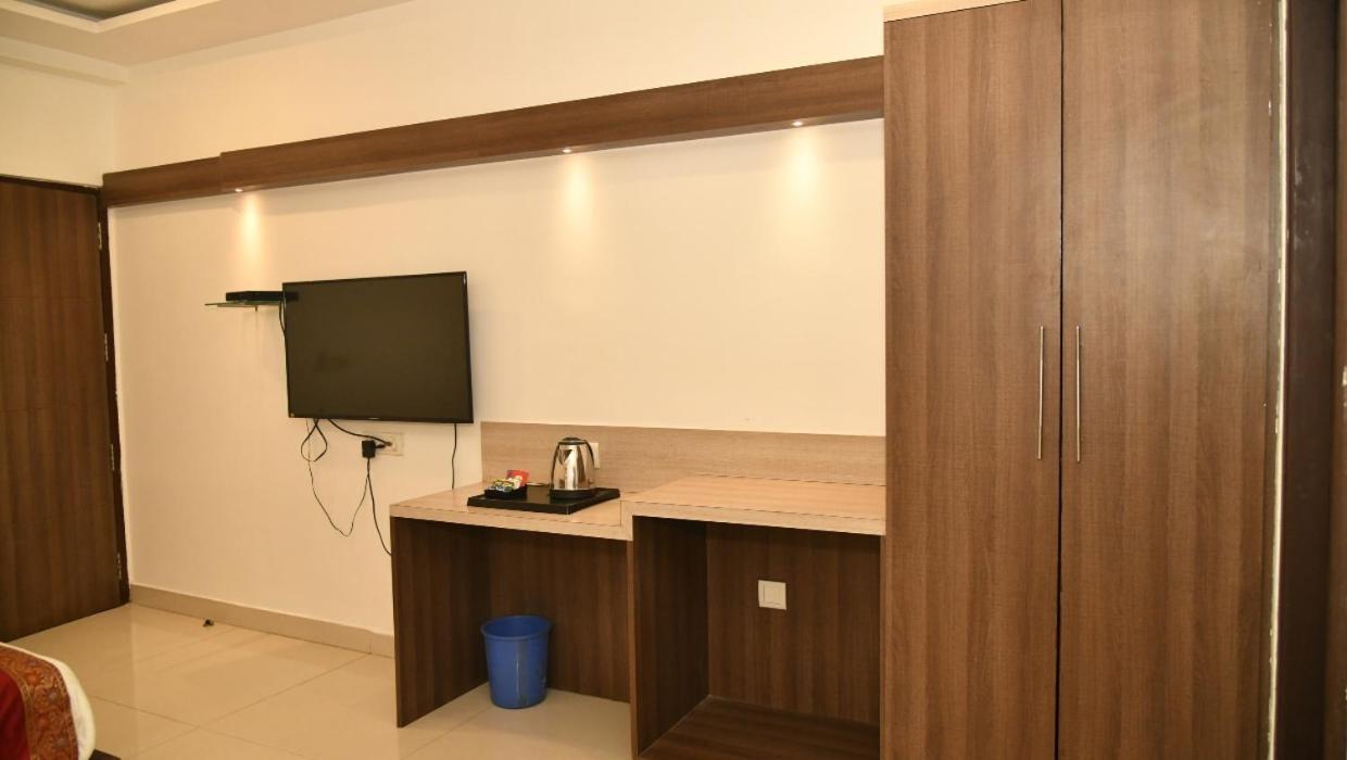 Mm Continental Hotel 3*