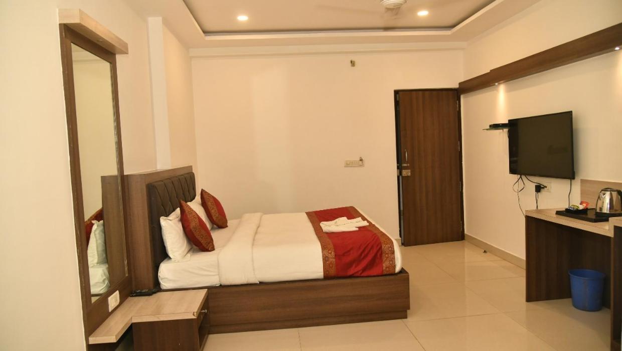 Hotel Mm Continental Varanasi