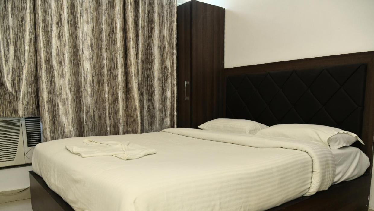 Mm Continental 3* Varanasi