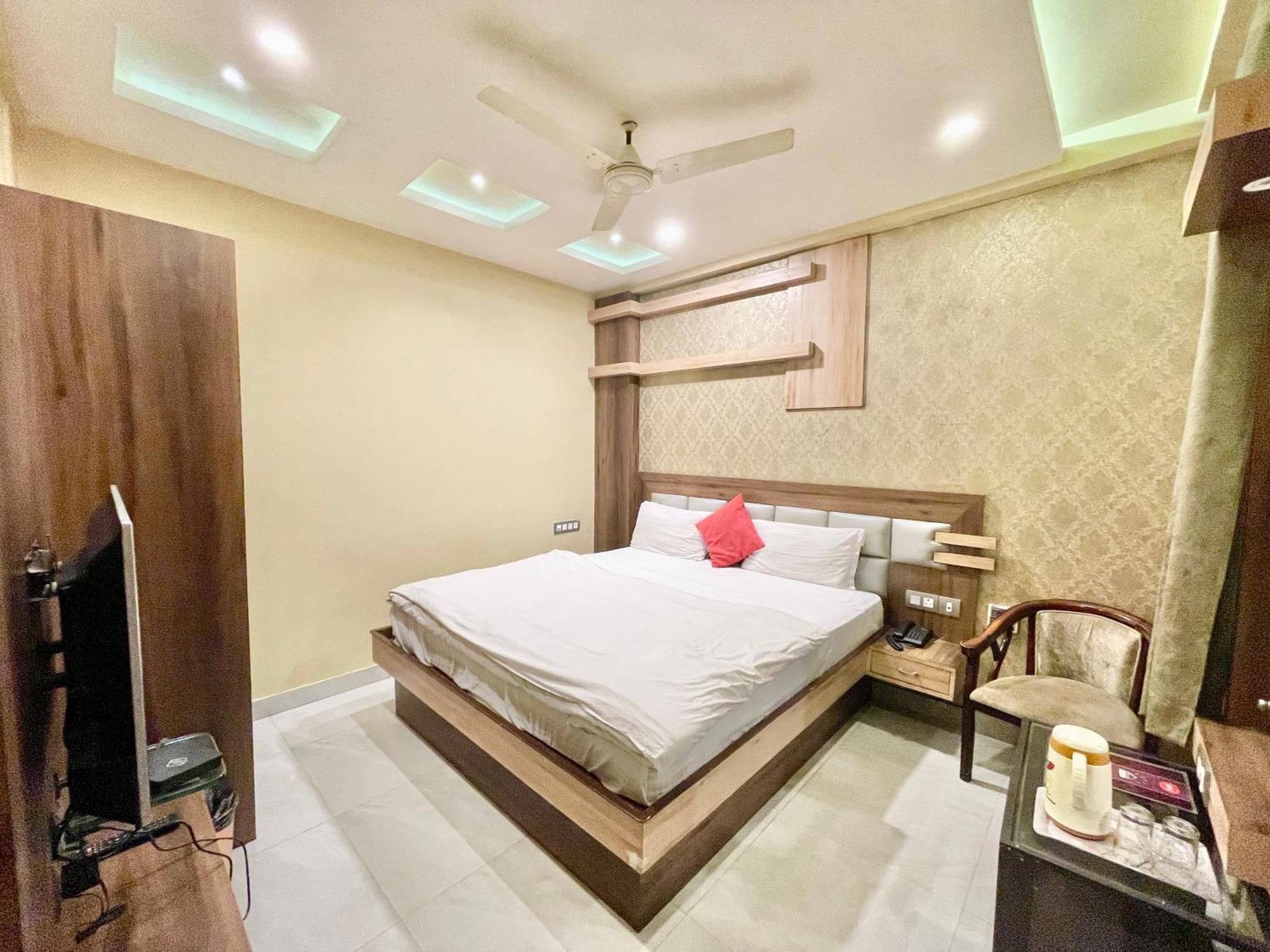 Hotel Raj Kamal Palace !