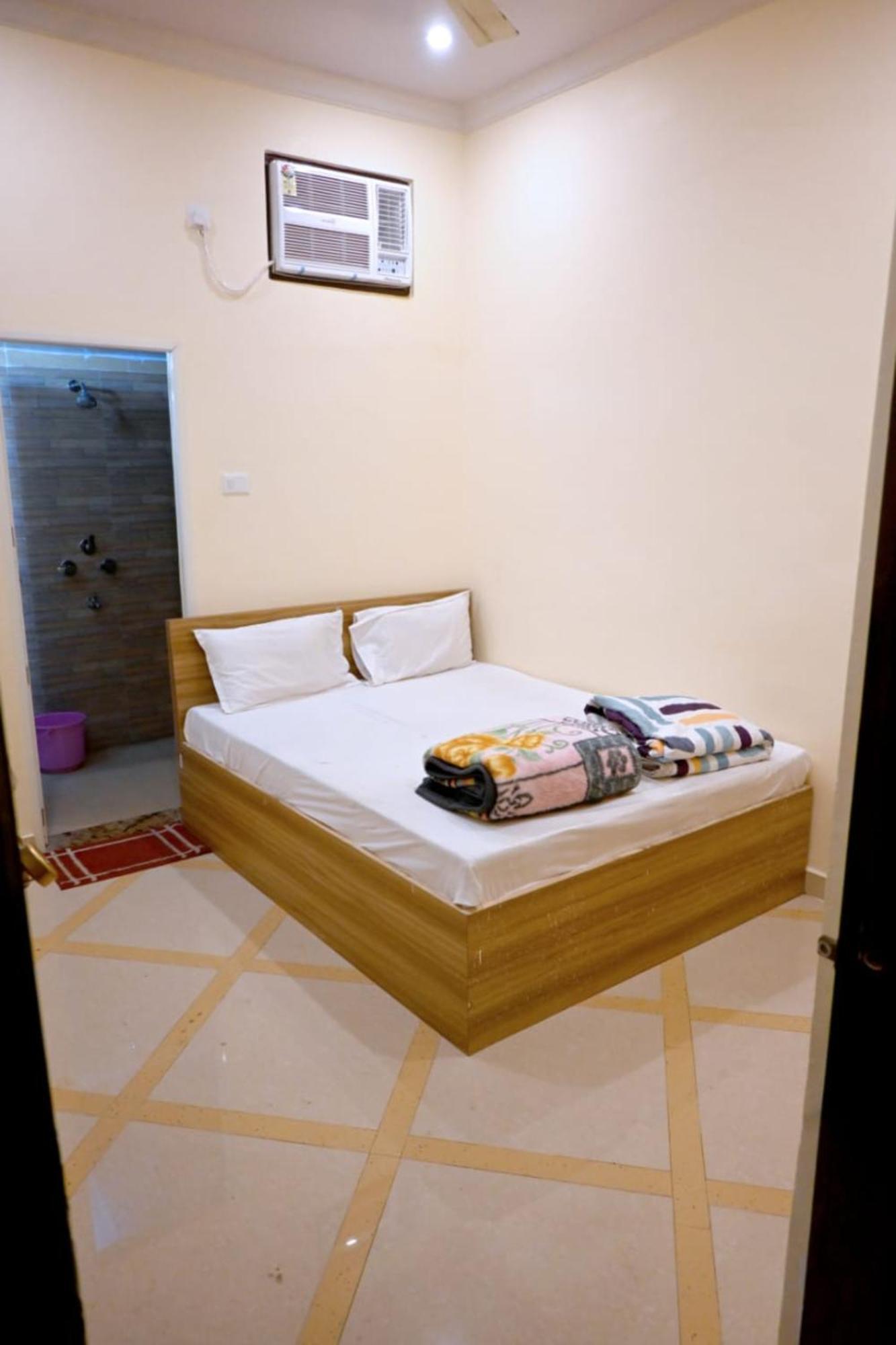 Hotel Goroomgo Bhagwan Das 3*