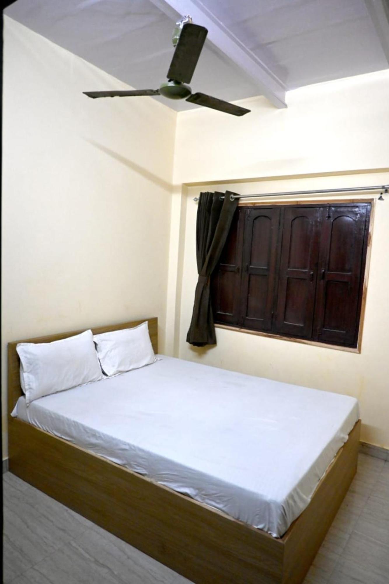 Goroomgo Bhagwan Das Hotel Varanasi