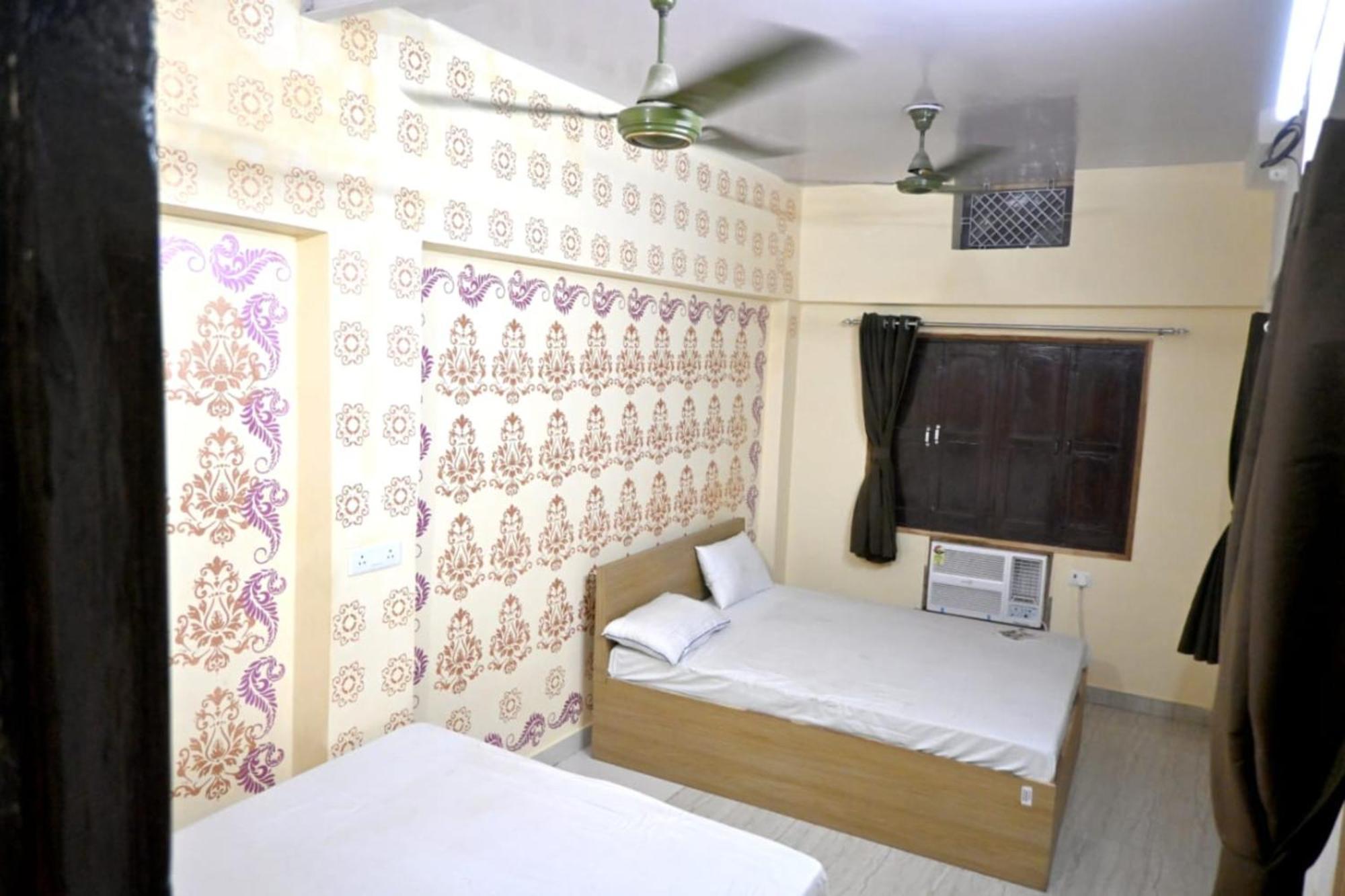Goroomgo Bhagwan Das Hotel Varanasi