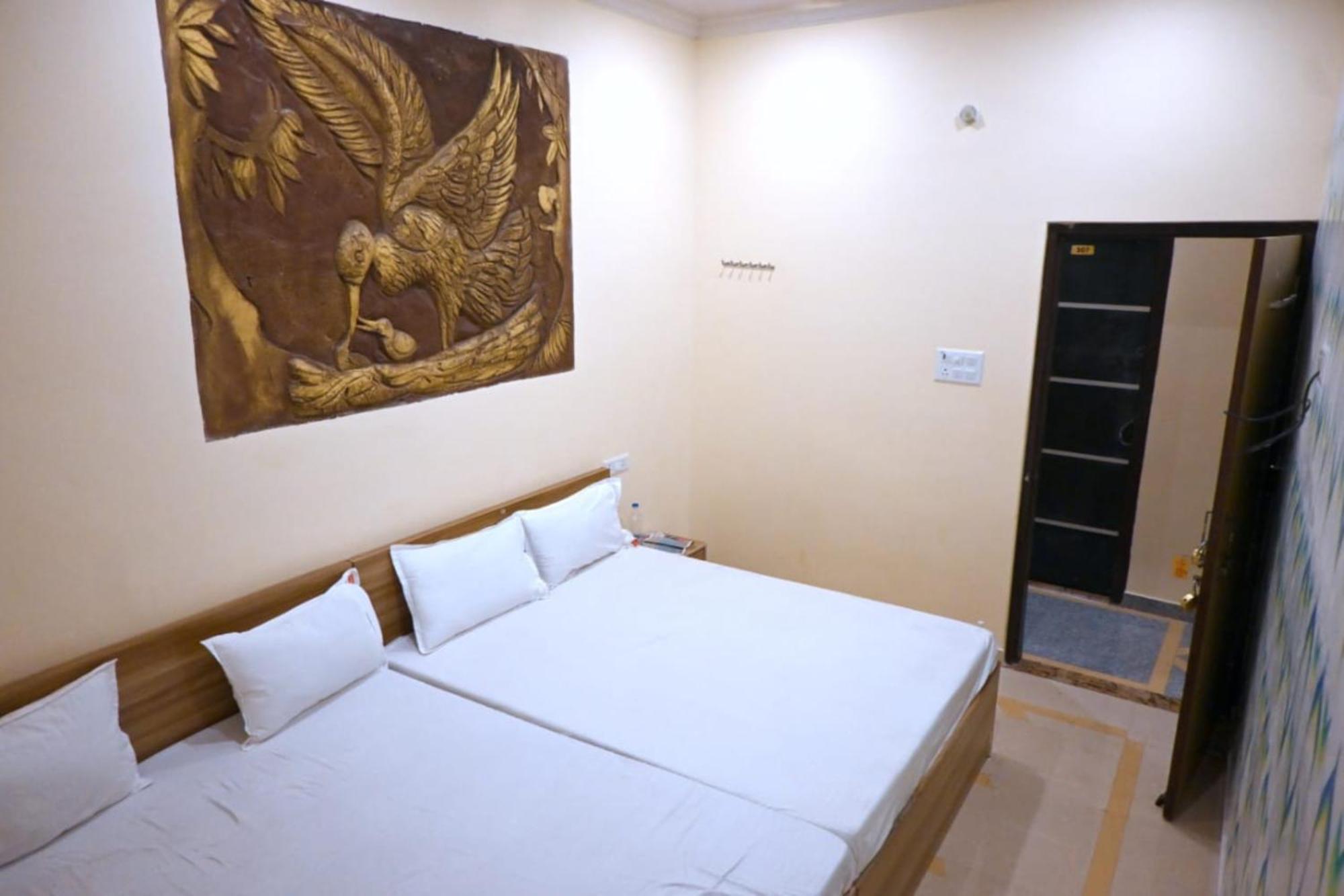 Hotel Goroomgo Bhagwan Das Varanasi