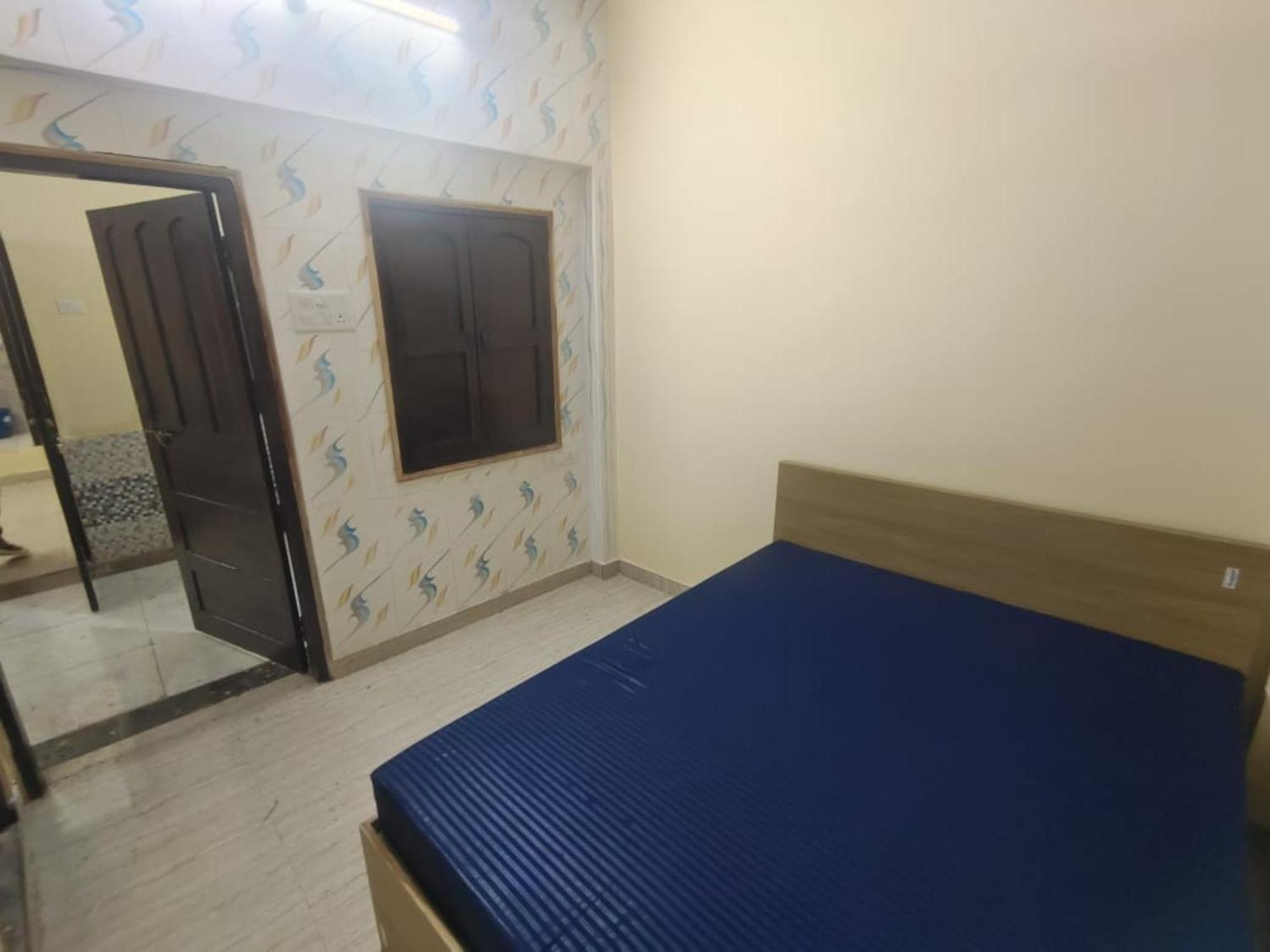 Goroomgo Bhagwan Das Hotel