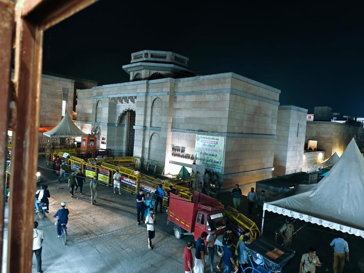 Shri Kailash Pati Guest House- Opposite Kashi Vishwanath Temple Guest house