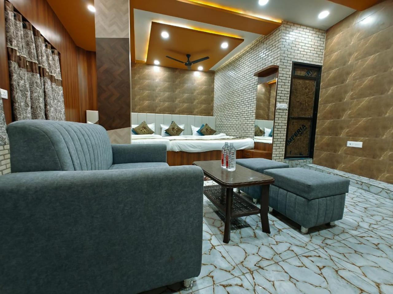 Shri Kailash Pati Guest House- Opposite Kashi Vishwanath Temple Varanasi