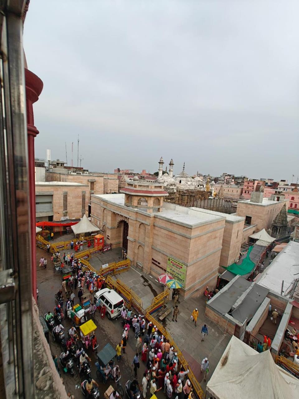 Shri Kailash Pati Guest House- Opposite Kashi Vishwanath Temple Varanasi