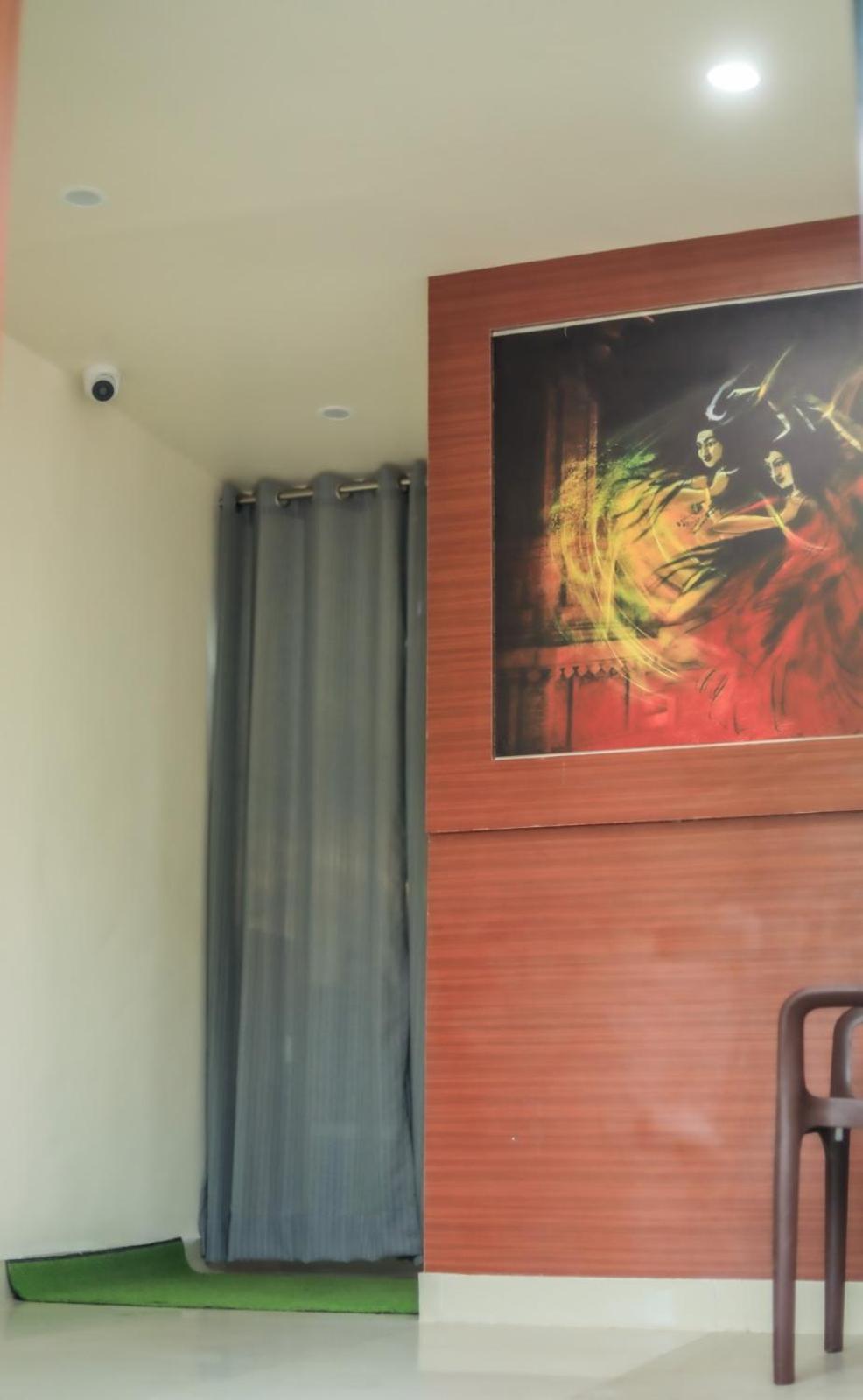 Apartment Pretty Garden View 3bhk Furnished Flat Near Kashi Vishwanath Temple Varanasi