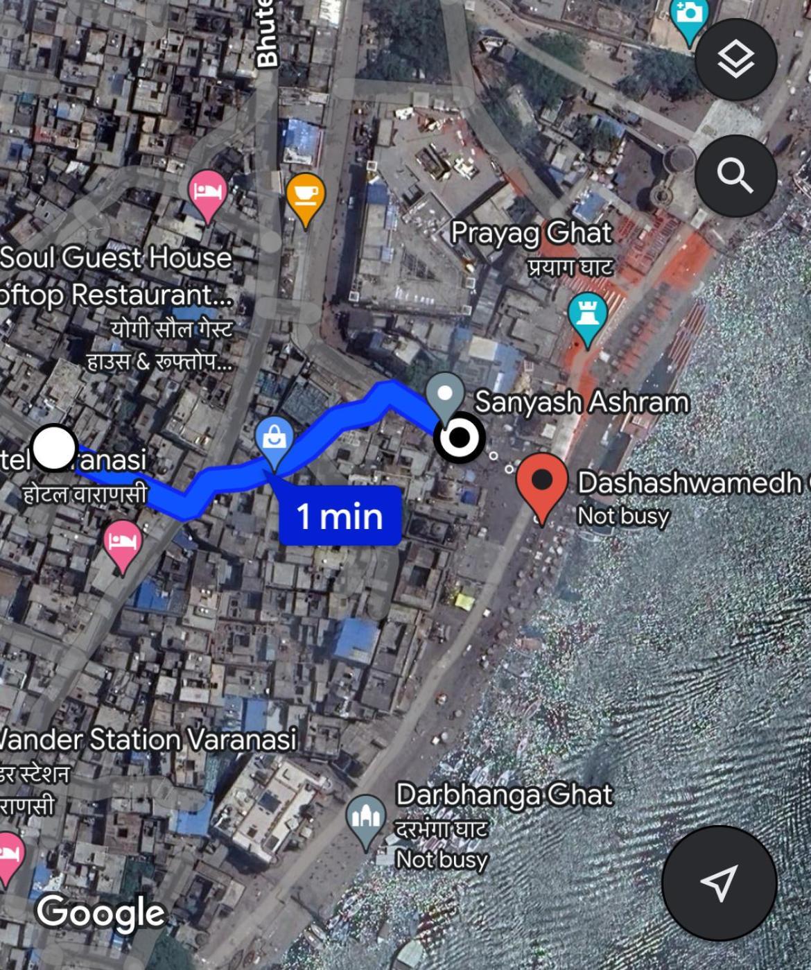 Trilok P - Dashashwamedh Ghat Near Kashi Vishwanath Temple Guest house