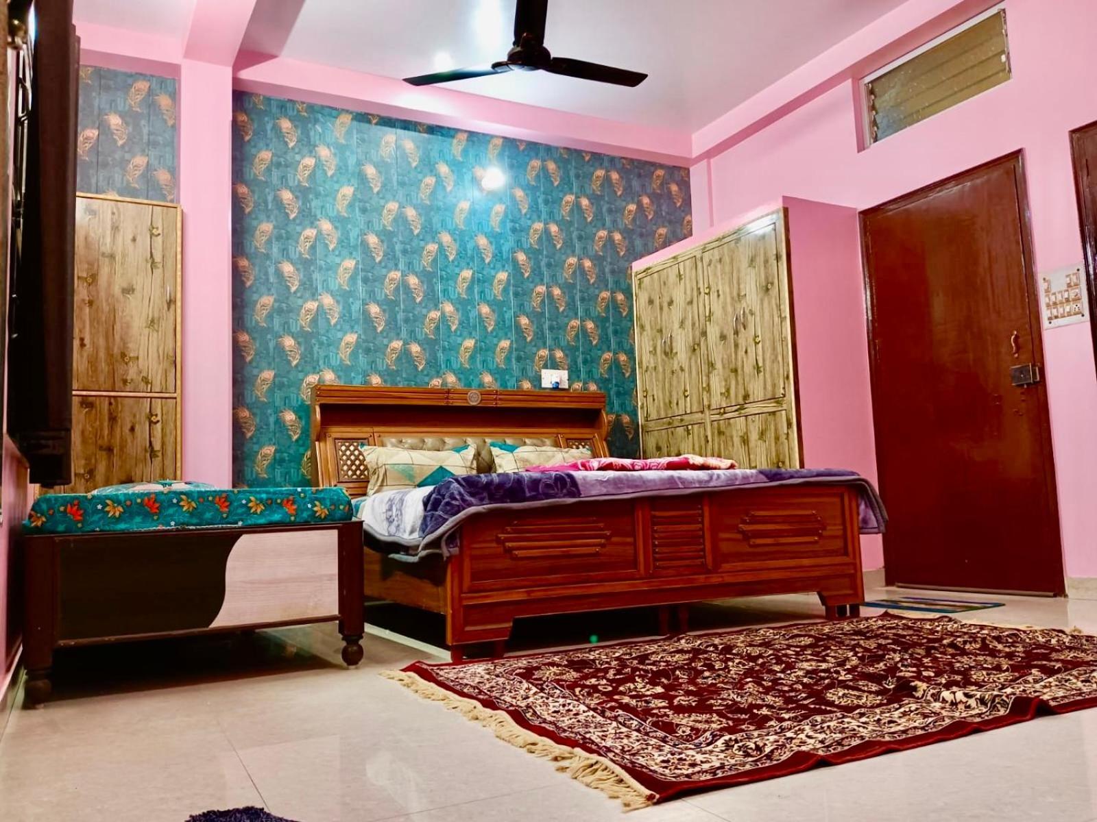 Guest house Trilok P - Dashashwamedh Ghat Near Kashi Vishwanath Temple