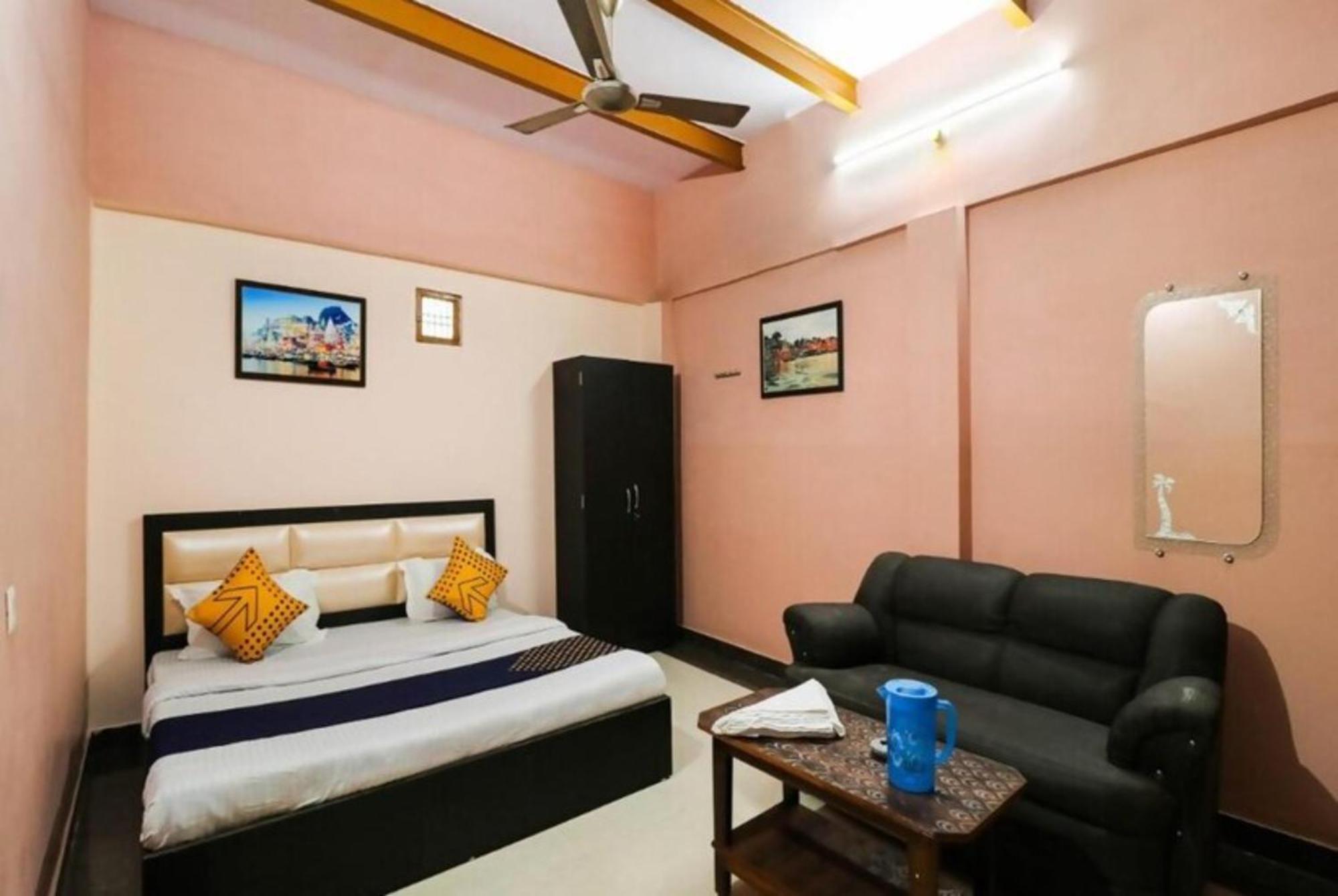 Grg H R Near Dashashwamedh Ghat Hotel 3*