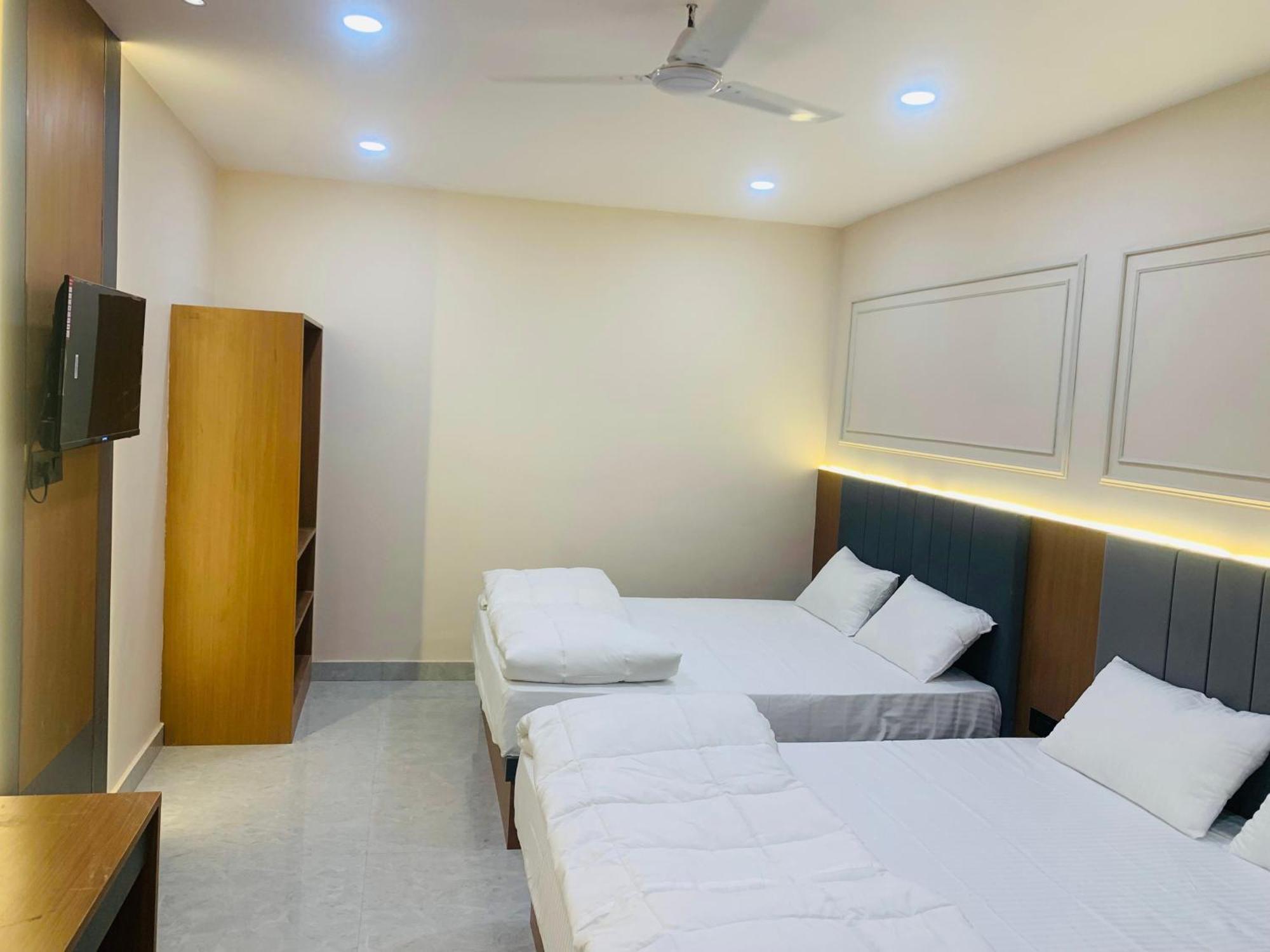 Hotel Grs Palace Varanasi
