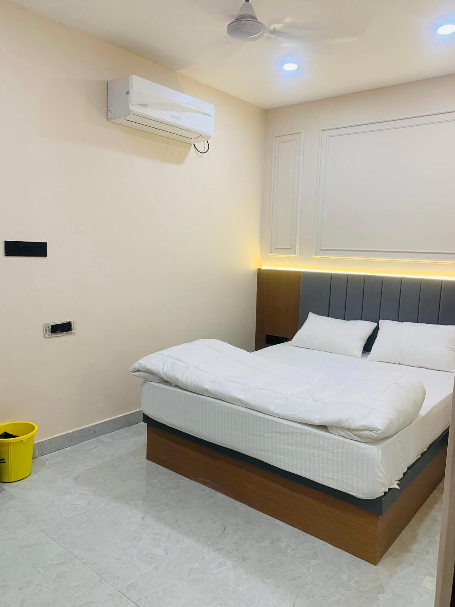 Hotel Grs Palace Varanasi