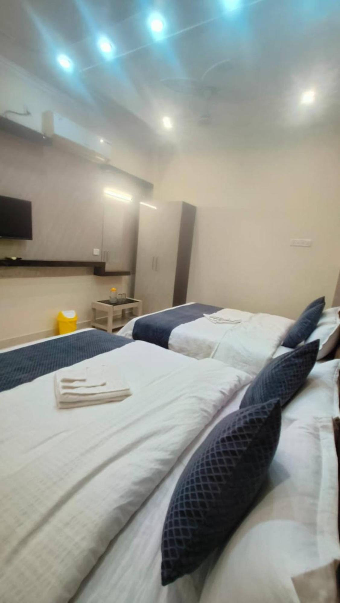 Hotel Prakash Residency Near Kashi Vishwanath Temple 700m Varanasi