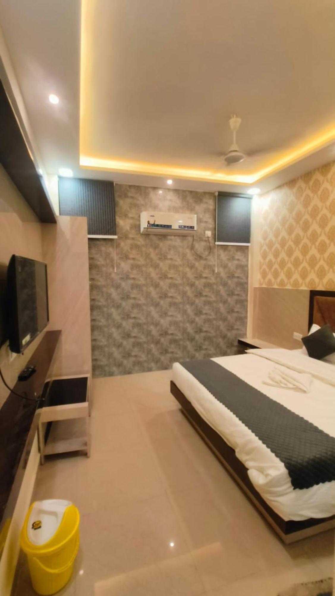 Hotel Prakash Residency Near Kashi Vishwanath Temple 700m Varanasi