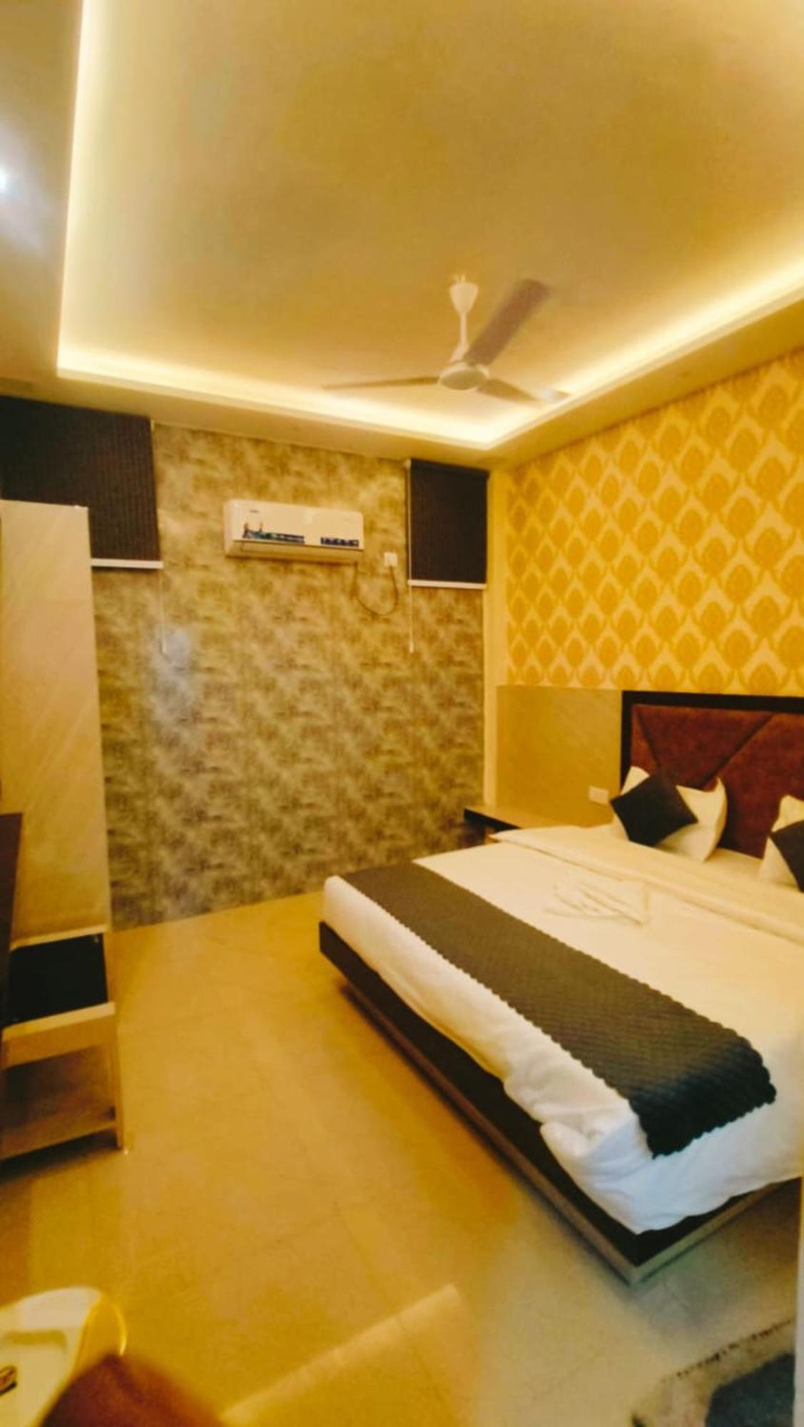 Hotel Prakash Residency Near Kashi Vishwanath Temple 700m Varanasi