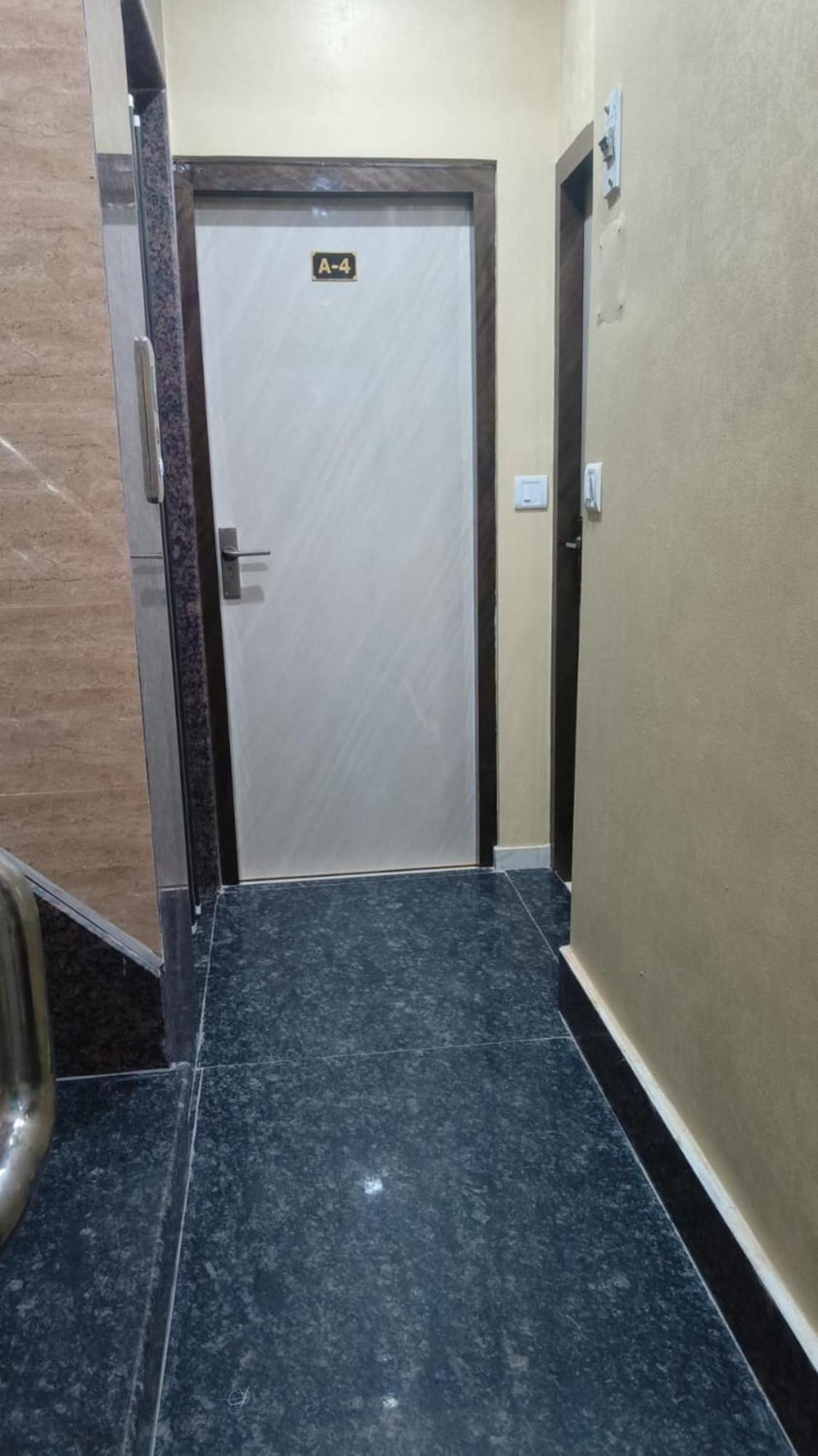 Hotel Prakash Residency Near Kashi Vishwanath Temple 700m Varanasi