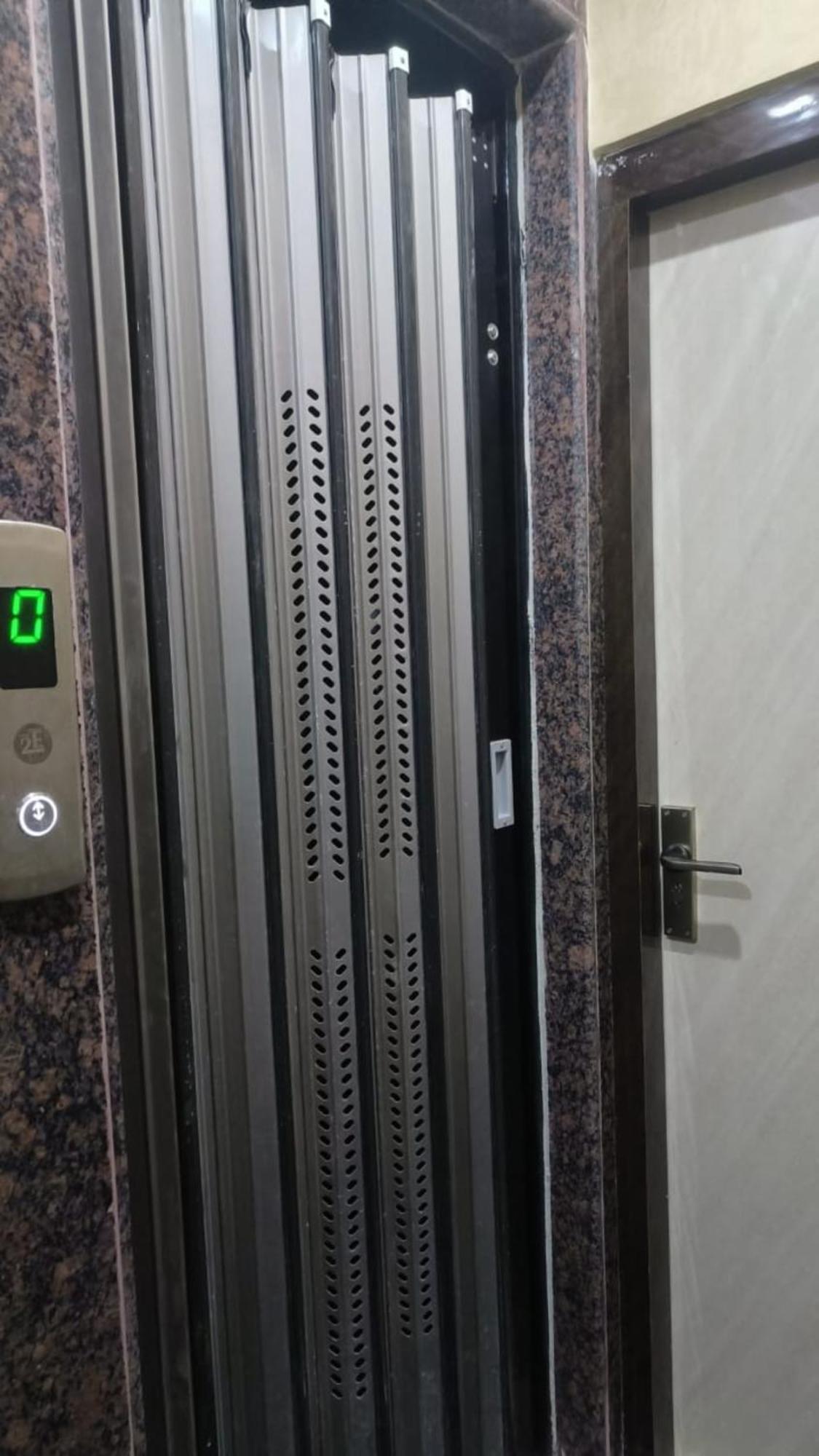 Hotel Prakash Residency Near Kashi Vishwanath Temple 700m Varanasi