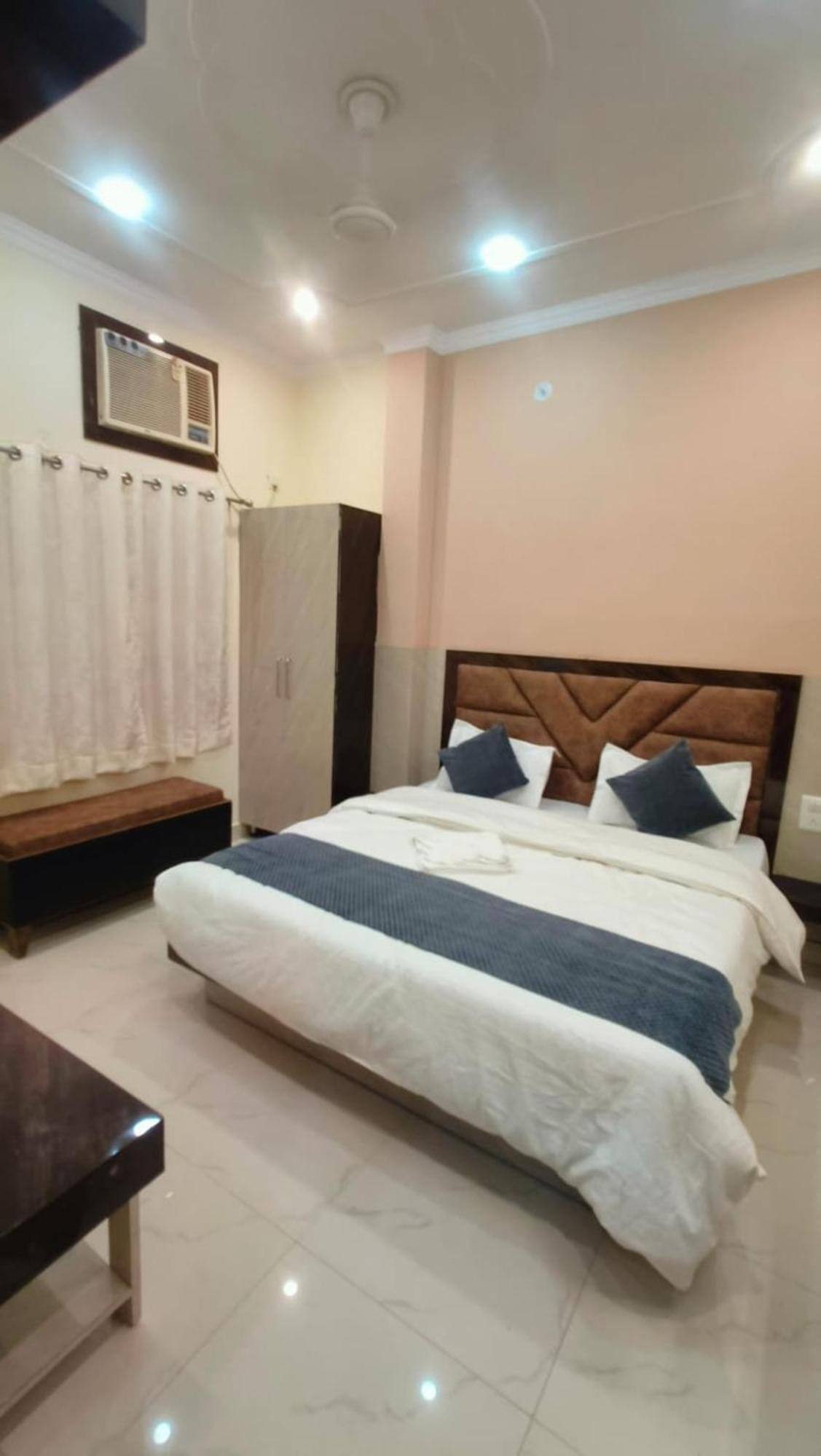 Hotel Prakash Residency Near Kashi Vishwanath Temple 700m Varanasi