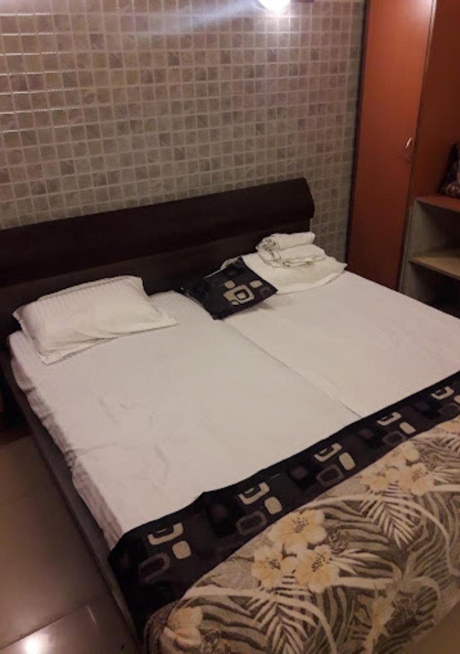 Rajmahal Hotel