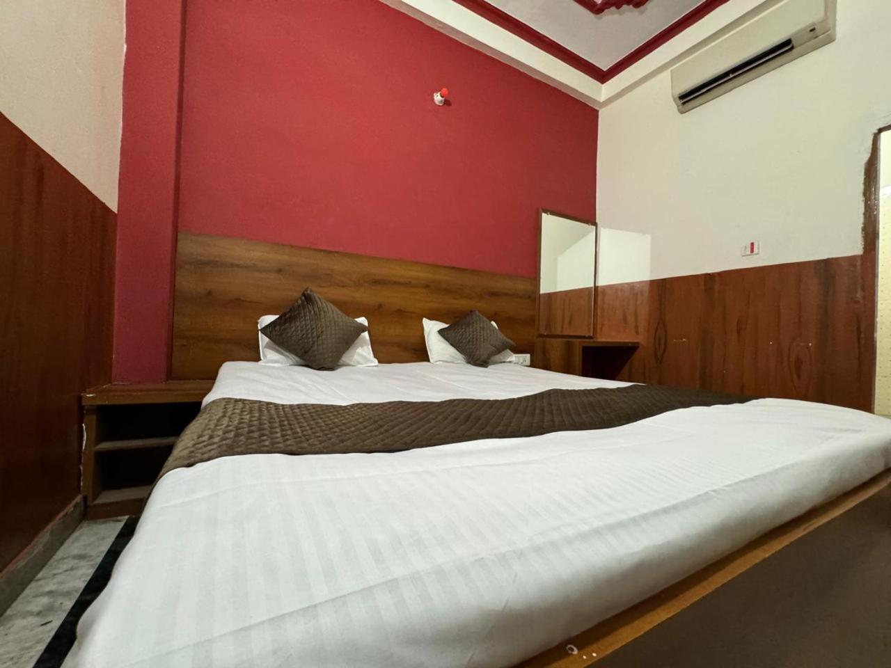 Rudra Dashaswmedh Ghat Guest house Varanasi