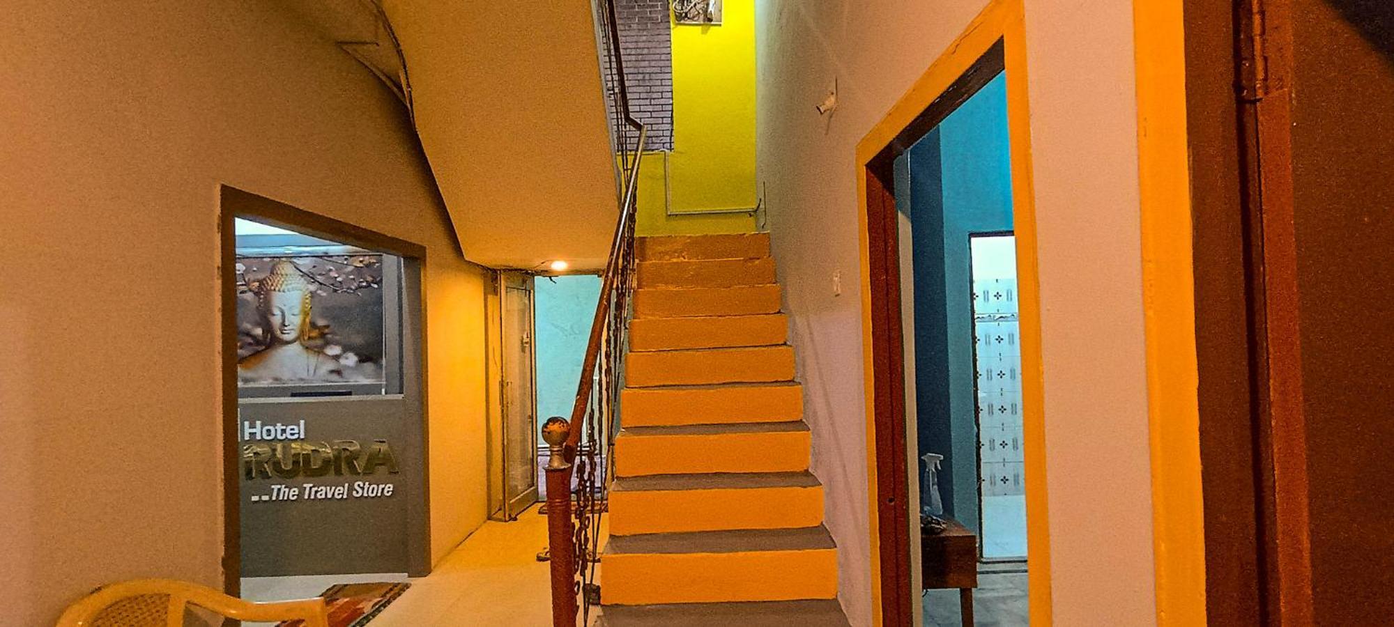 Rudra Dashaswmedh Ghat Guest house