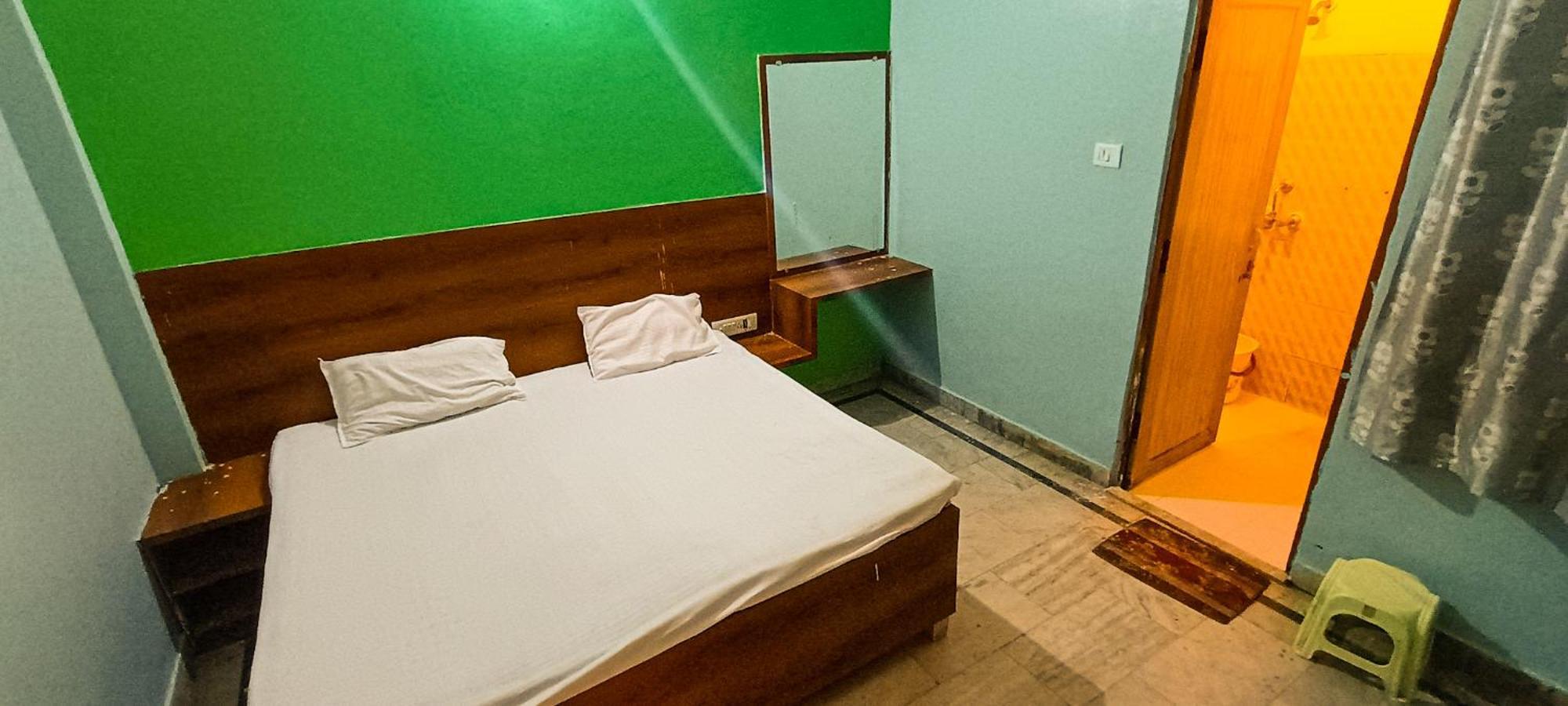 Guest house Rudra Dashaswmedh Ghat Varanasi