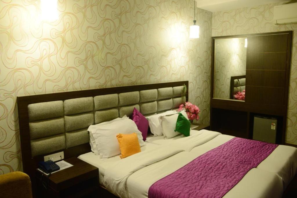 Mahaveer Palace Hotel
