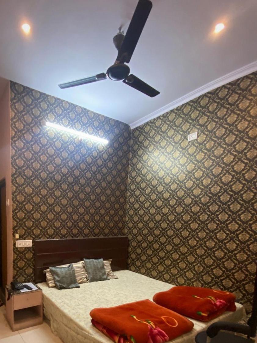 Homestay Ds Residency Varanasi-prime Location-parking *