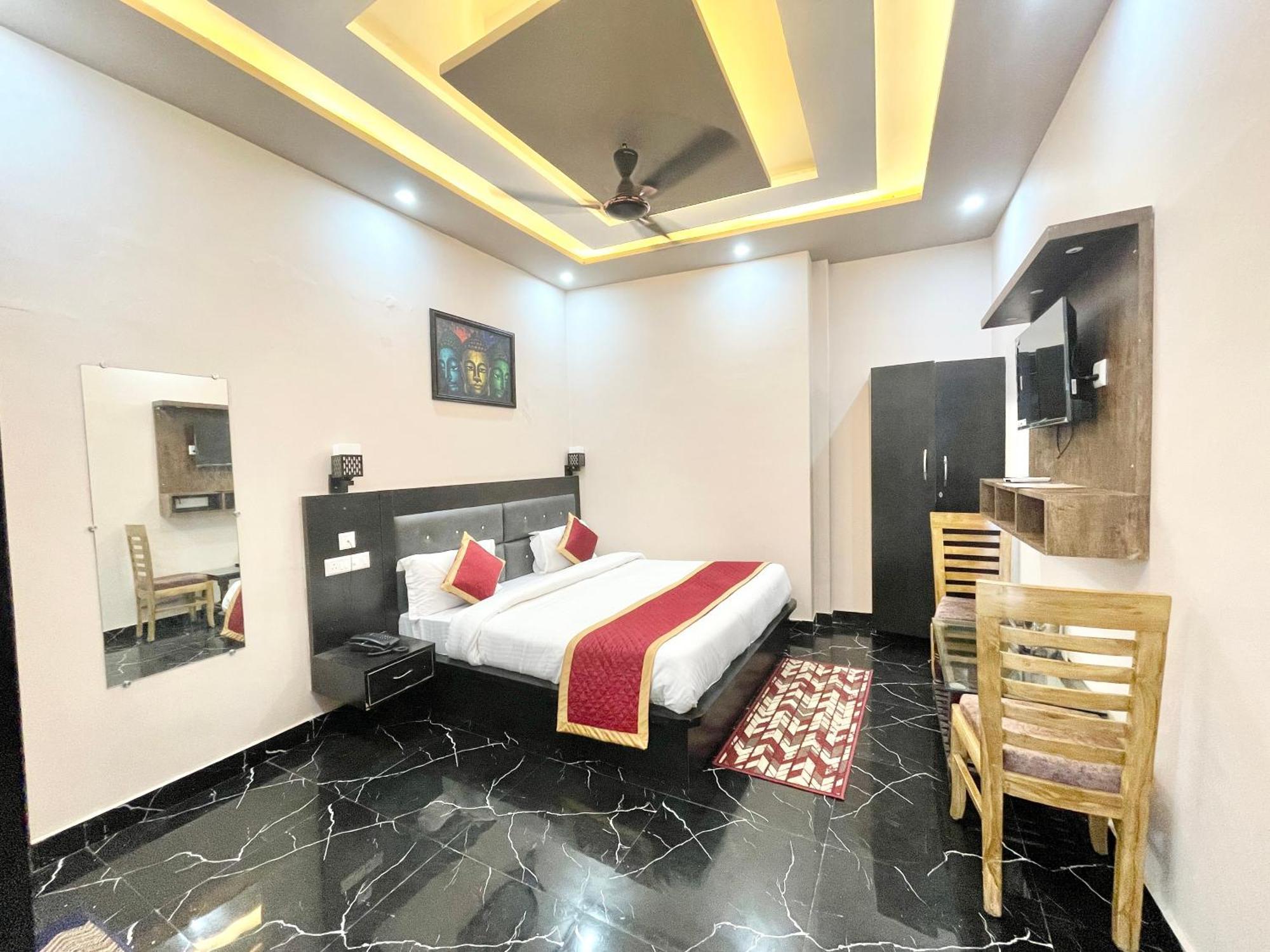 Psr Prem-shobha Residency ! Fully-air-conditioned At Prime Location With Off Site Parking Availability, Near Kashi Vishwanath Temple, And Ganga Ghat - 2 Hotel Varanasi