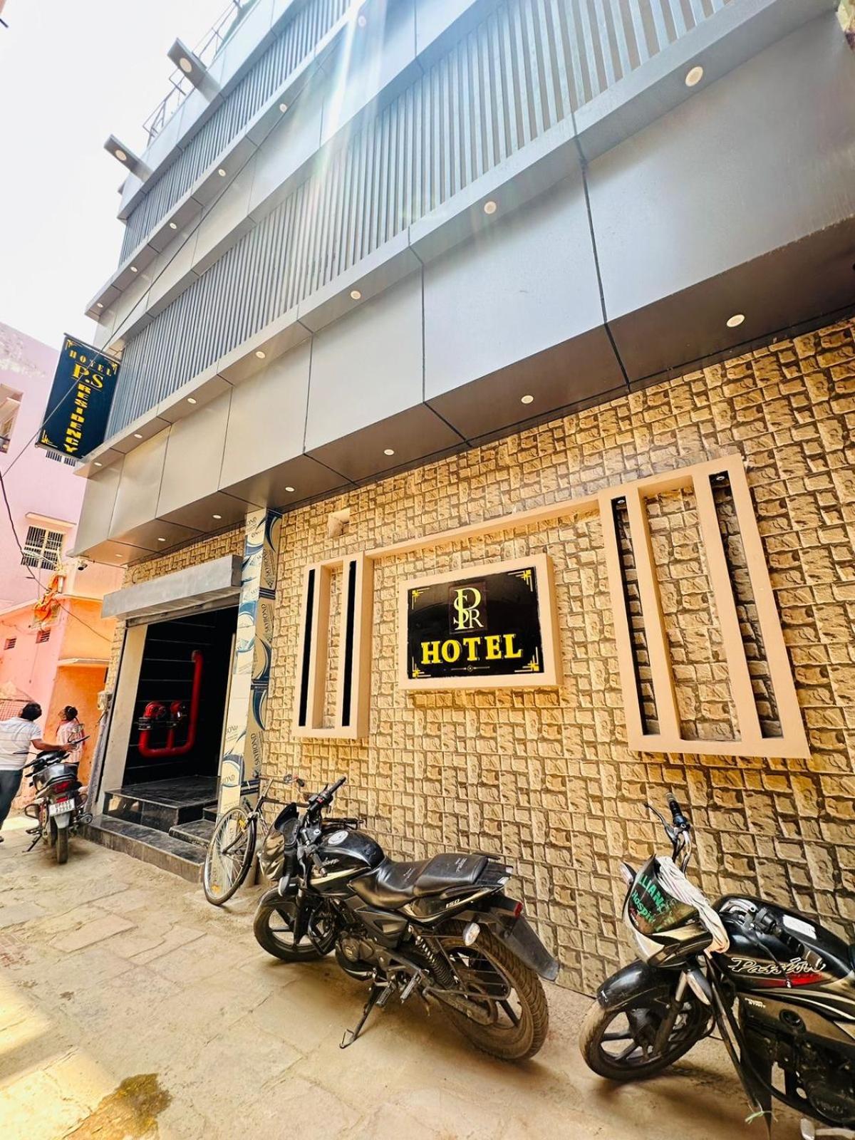 Psr Prem-shobha Residency ! Fully-air-conditioned At Prime Location With Off Site Parking Availability, Near Kashi Vishwanath Temple, And Ganga Ghat - 2 Hotel *