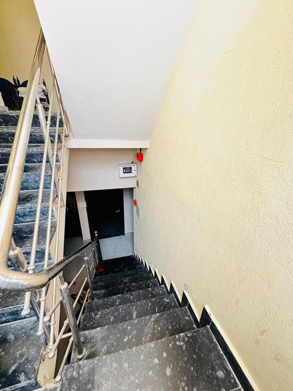 Hotel Psr Prem-shobha Residency ! Fully-air-conditioned At Prime Location With Off Site Parking Availability, Near Kashi Vishwanath Temple, And Ganga Ghat - 2