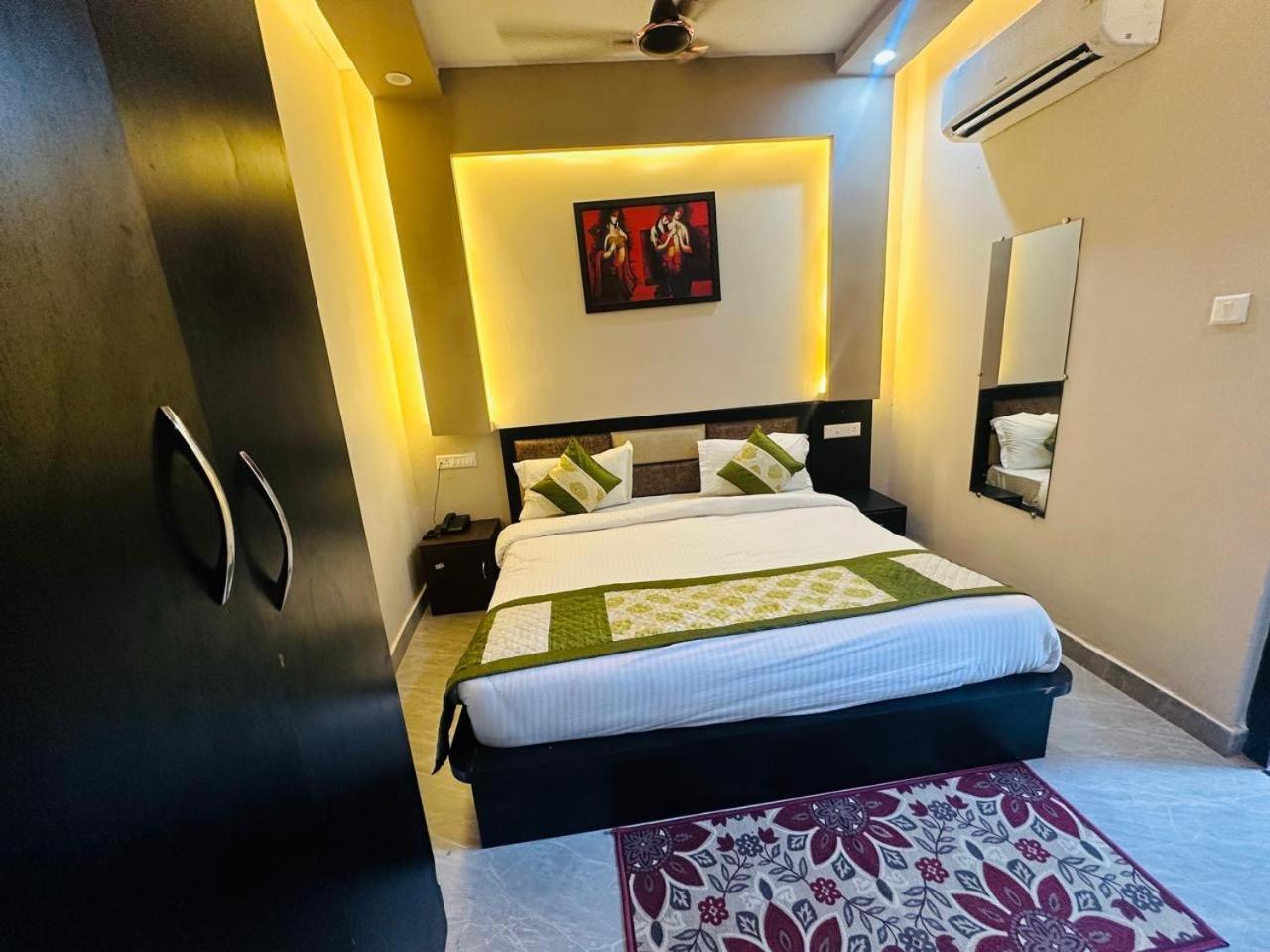 Psr Prem-shobha Residency ! Fully-air-conditioned At Prime Location With Off Site Parking Availability, Near Kashi Vishwanath Temple, And Ganga Ghat - 2 *