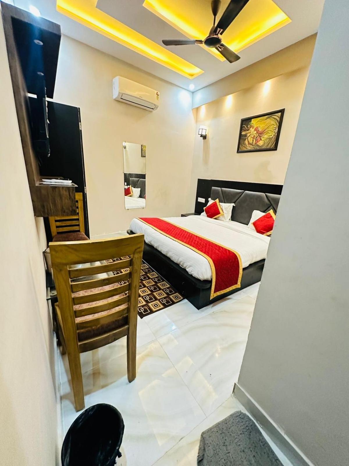 Hotel Psr Prem-shobha Residency ! Fully-air-conditioned At Prime Location With Off Site Parking Availability, Near Kashi Vishwanath Temple, And Ganga Ghat - 2