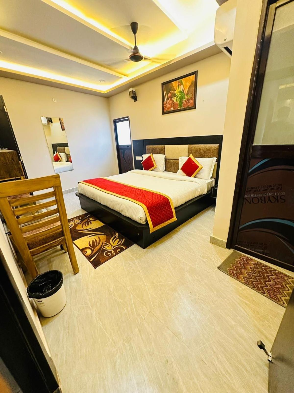 Psr Prem-shobha Residency ! Fully-air-conditioned At Prime Location With Off Site Parking Availability, Near Kashi Vishwanath Temple, And Ganga Ghat - 2 * Varanasi