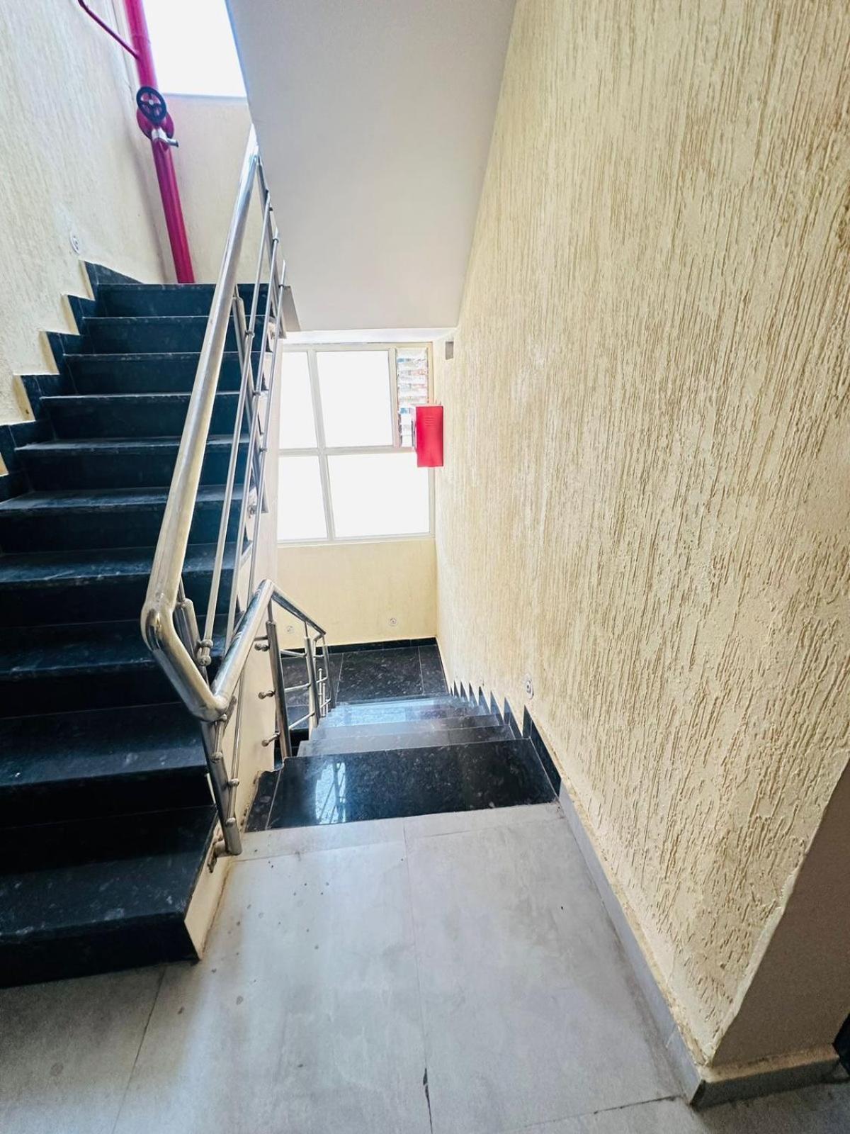 Psr Prem-shobha Residency ! Fully-air-conditioned At Prime Location With Off Site Parking Availability, Near Kashi Vishwanath Temple, And Ganga Ghat - 2 Hotel *