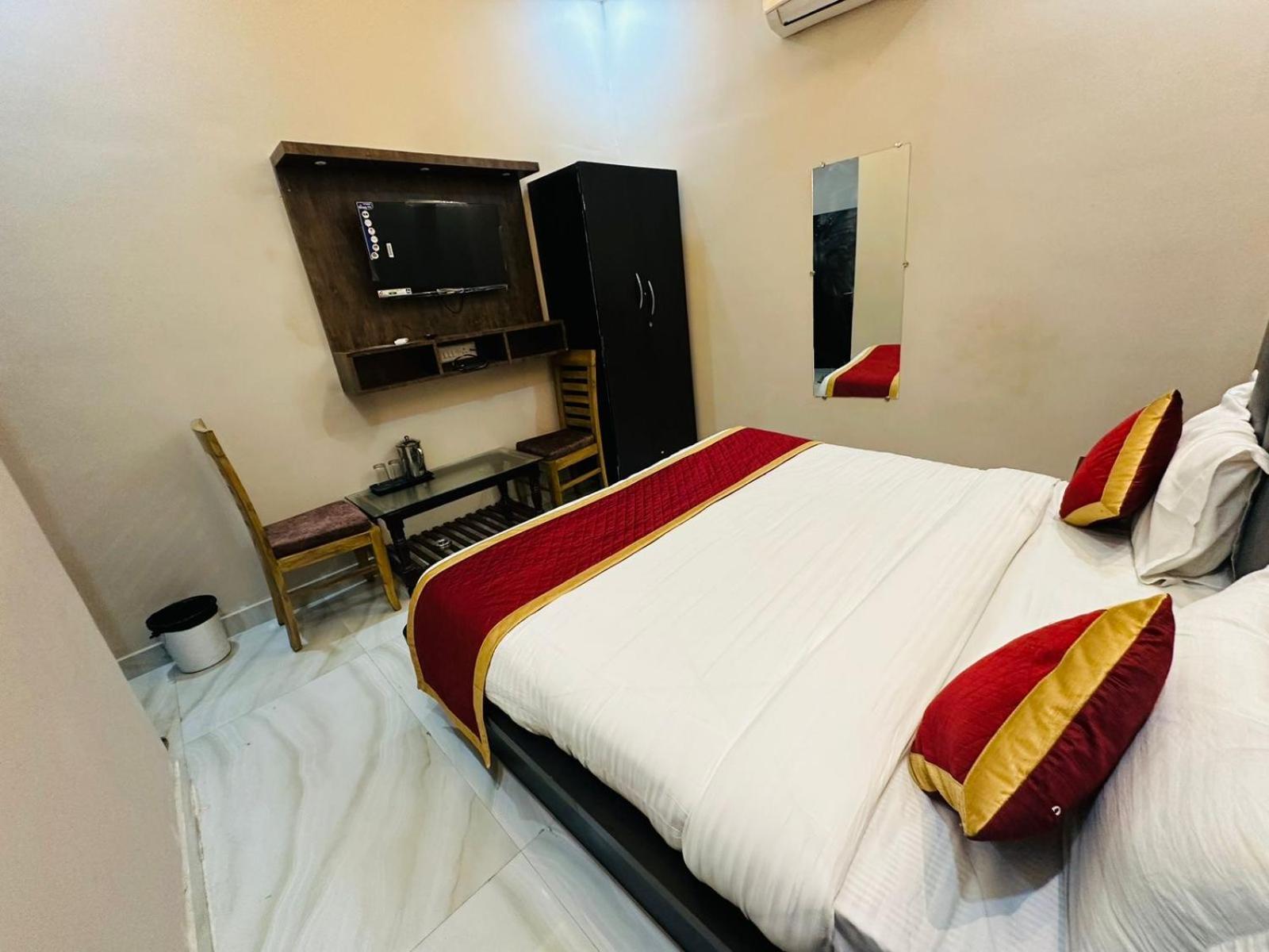 Hotel Psr Prem-shobha Residency ! Fully-air-conditioned At Prime Location With Off Site Parking Availability, Near Kashi Vishwanath Temple, And Ganga Ghat - 2