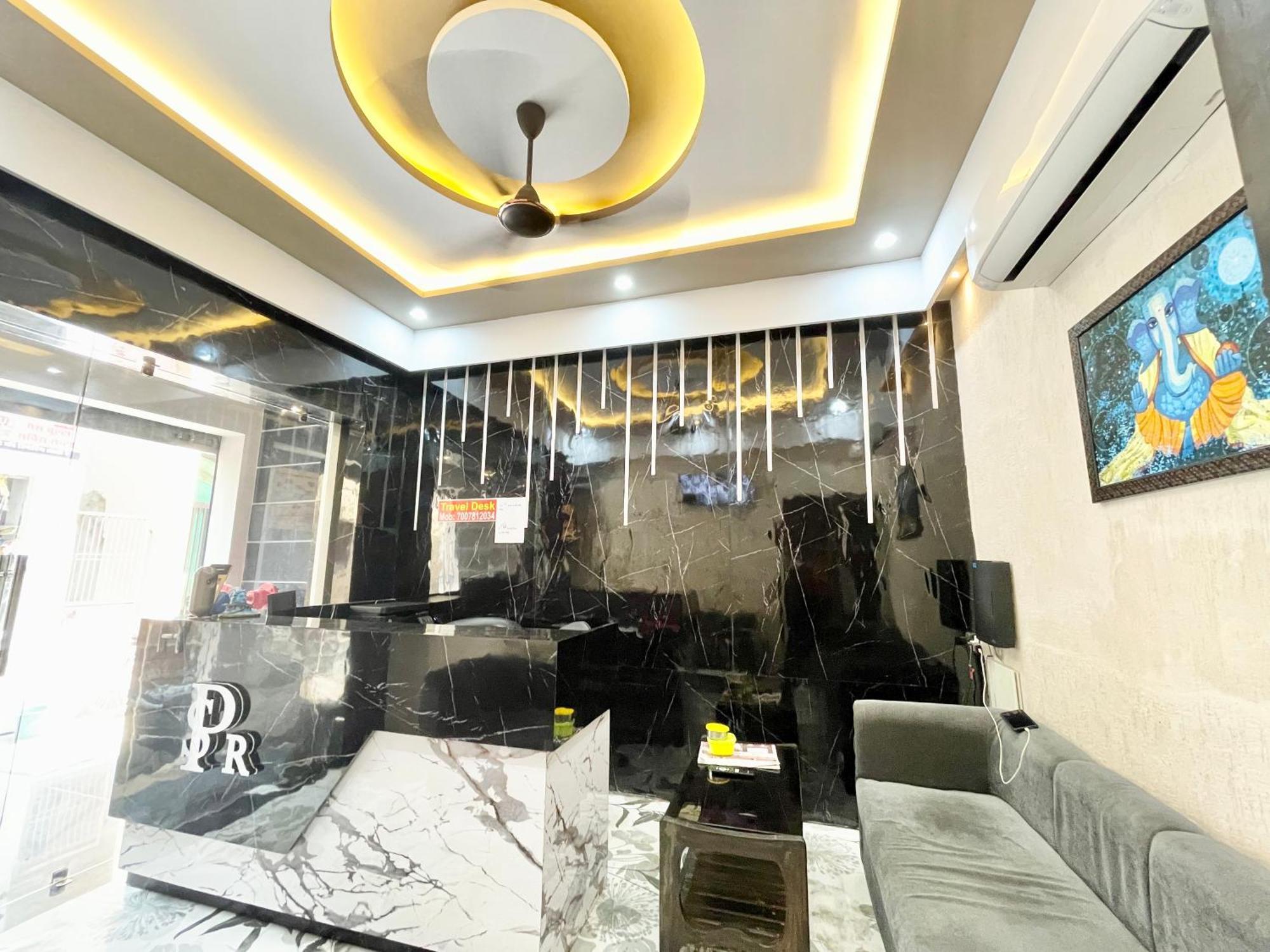 Psr Prem-shobha Residency ! Fully-air-conditioned At Prime Location With Off Site Parking Availability, Near Kashi Vishwanath Temple, And Ganga Ghat - 2 Hotel *
