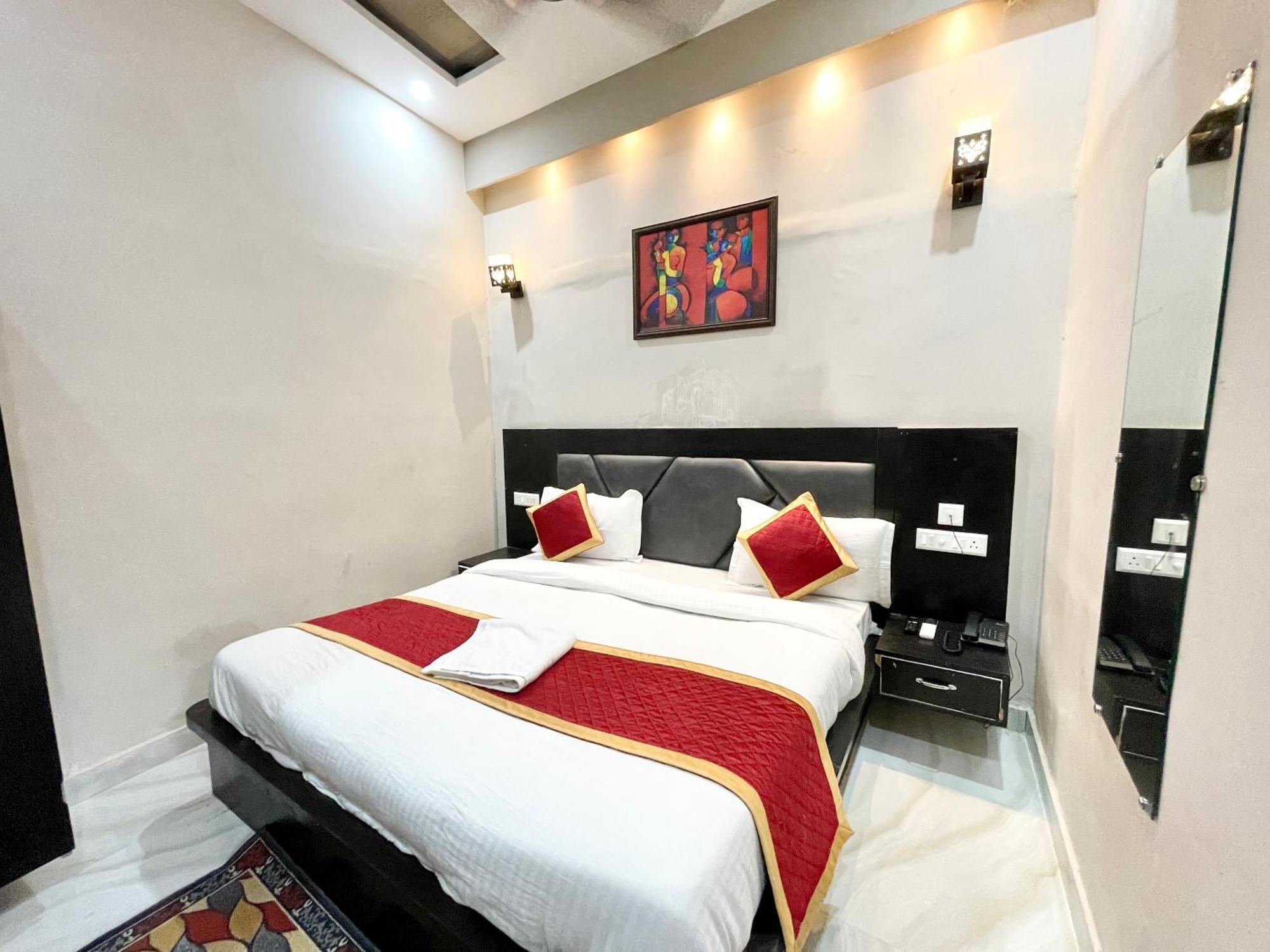 Psr Prem-shobha Residency ! Fully-air-conditioned At Prime Location With Off Site Parking Availability, Near Kashi Vishwanath Temple, And Ganga Ghat - 2 *