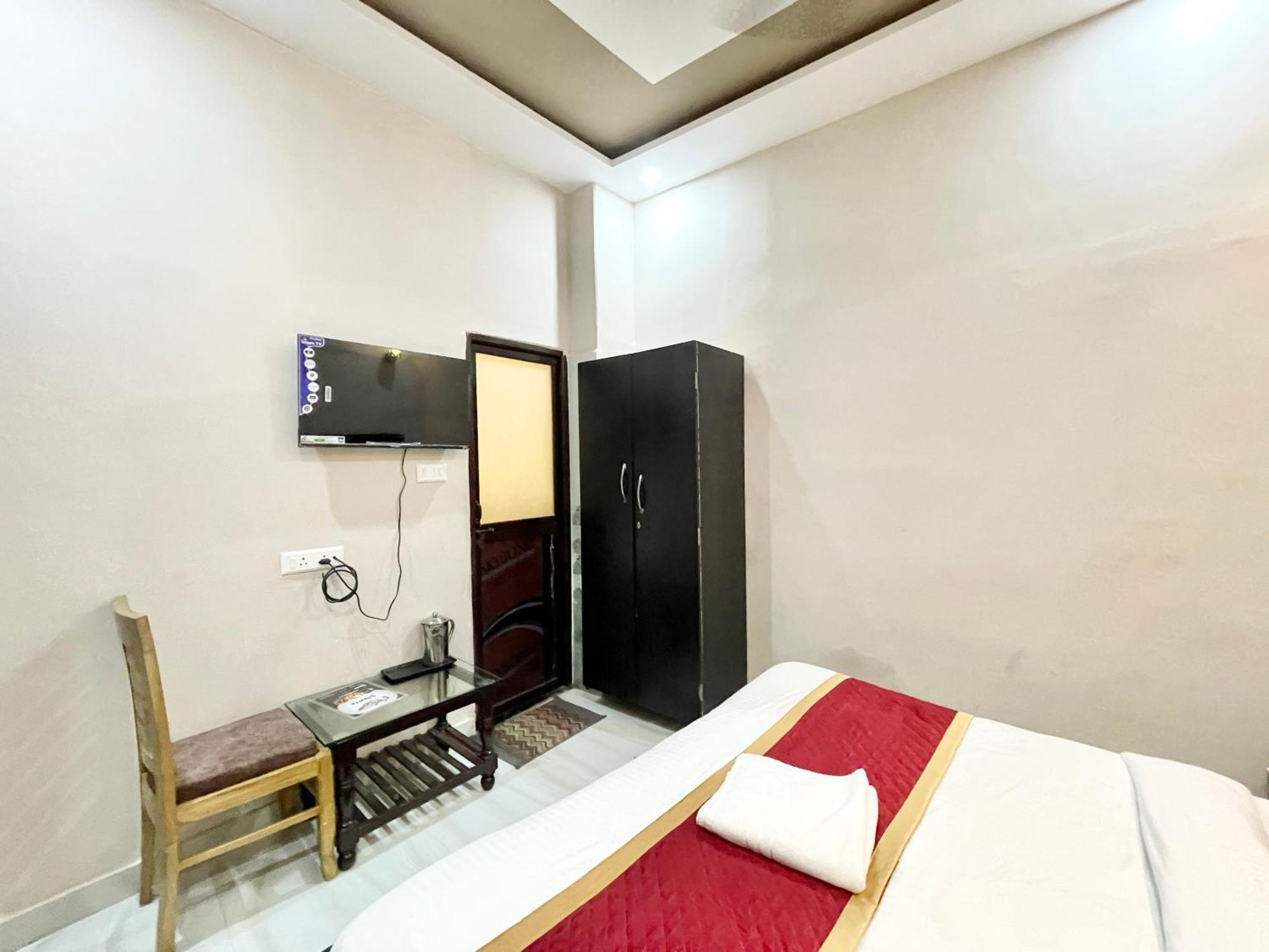 Psr Prem-shobha Residency ! Fully-air-conditioned At Prime Location With Off Site Parking Availability, Near Kashi Vishwanath Temple, And Ganga Ghat - 2
