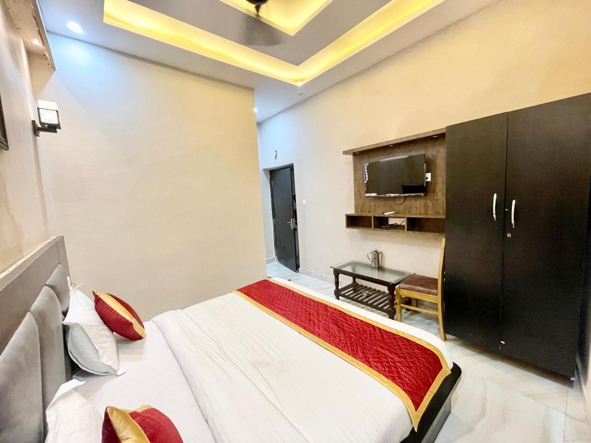 Psr Prem-shobha Residency ! Fully-air-conditioned At Prime Location With Off Site Parking Availability, Near Kashi Vishwanath Temple, And Ganga Ghat - 2 Hotel Varanasi