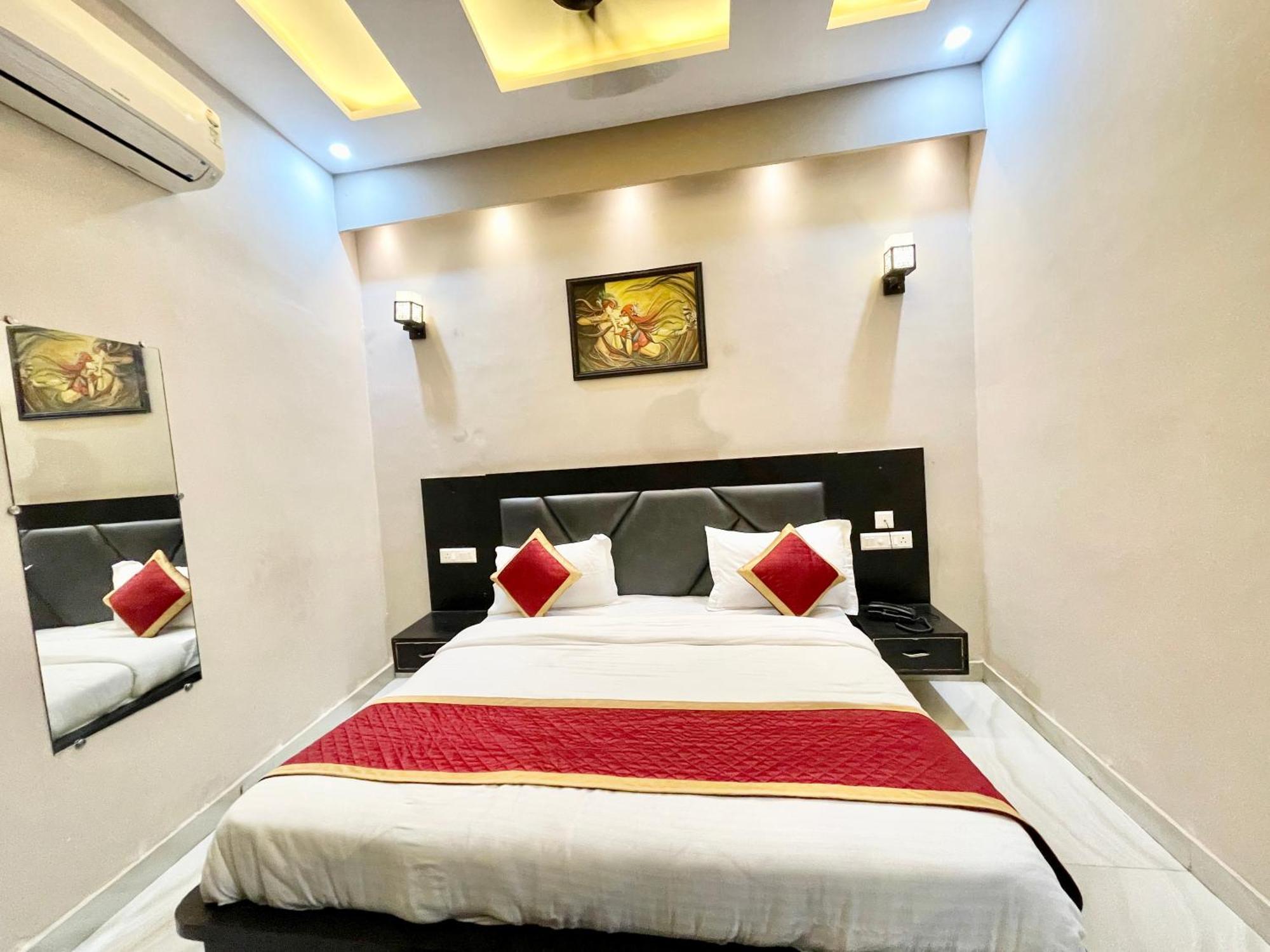 Psr Prem-shobha Residency ! Fully-air-conditioned At Prime Location With Off Site Parking Availability, Near Kashi Vishwanath Temple, And Ganga Ghat - 2 Hotel *