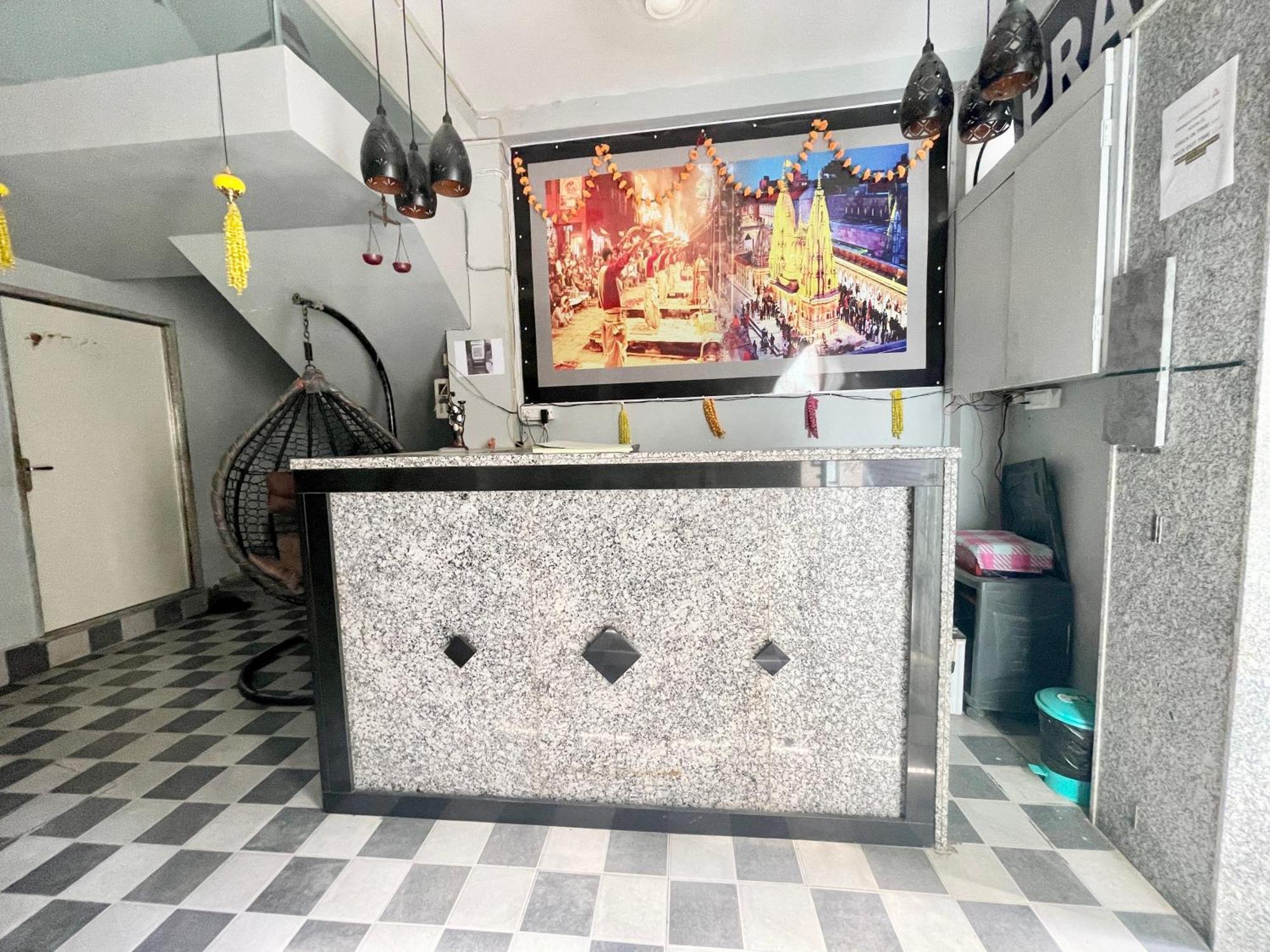 Prakash ! ! Fully-air-conditioned At Prime Location With Off Site Parking Availability, Near Kashi Vishwanath Temple, And Ganga Ghat, Newly Constructed And Luxurious - 3 Varanasi
