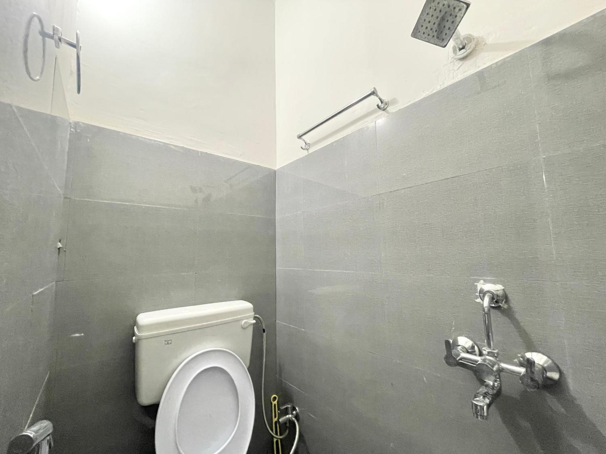 Prakash ! ! Fully-air-conditioned At Prime Location With Off Site Parking Availability, Near Kashi Vishwanath Temple, And Ganga Ghat, Newly Constructed And Luxurious - 3 4* Varanasi