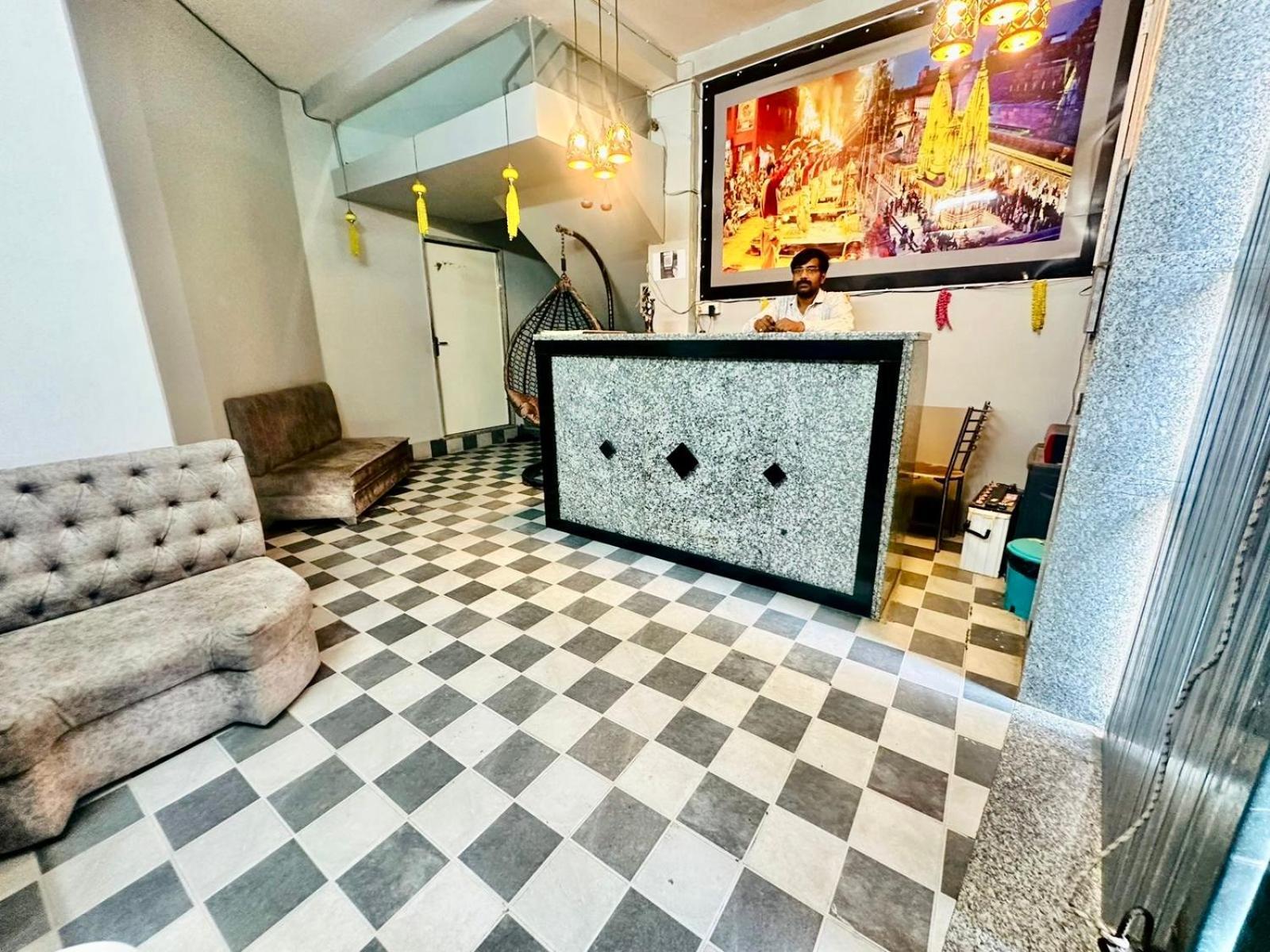 Prakash ! ! Fully-air-conditioned At Prime Location With Off Site Parking Availability, Near Kashi Vishwanath Temple, And Ganga Ghat, Newly Constructed And Luxurious - 3 Hotel Varanasi