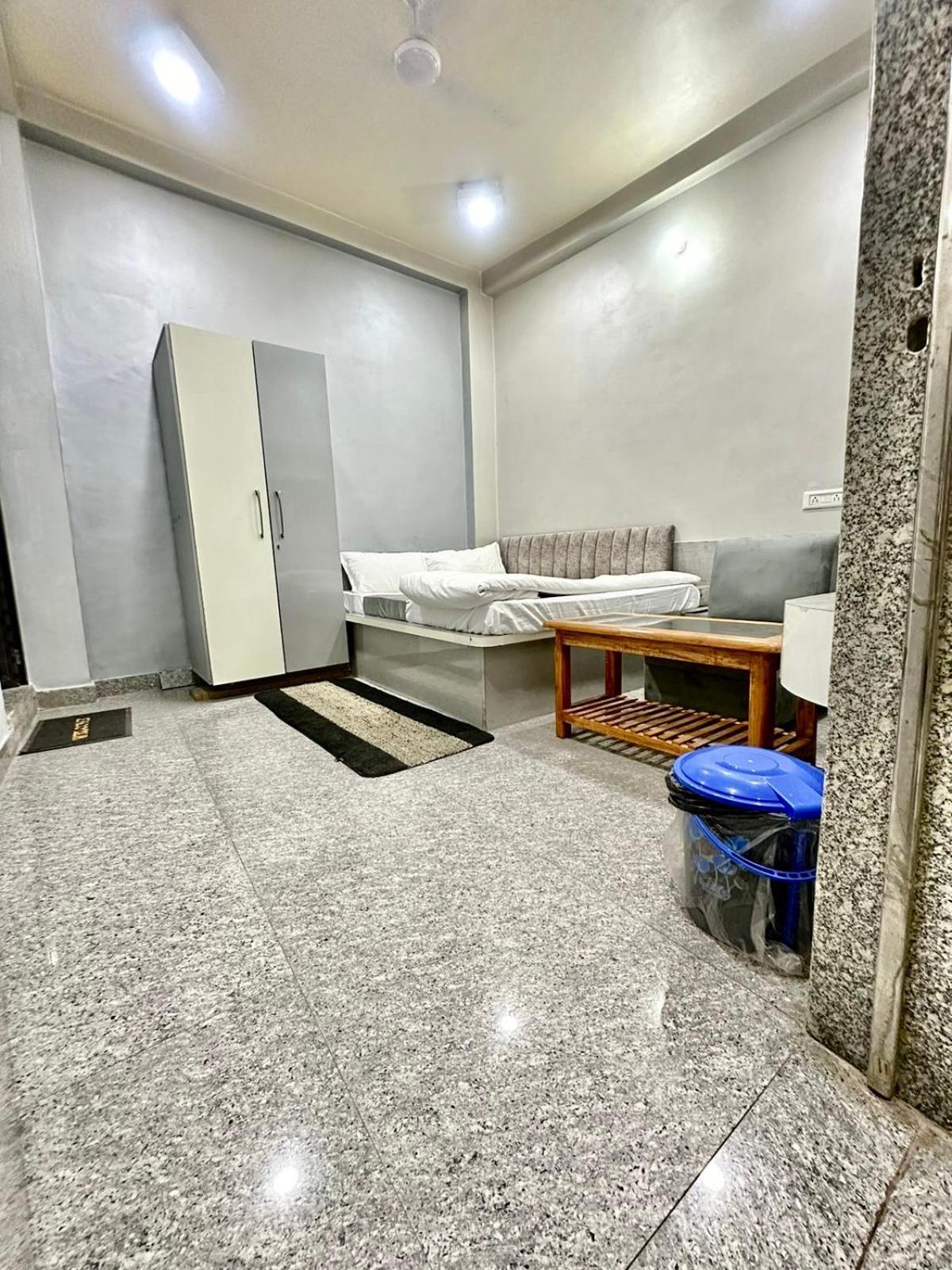 Prakash ! ! Fully-air-conditioned At Prime Location With Off Site Parking Availability, Near Kashi Vishwanath Temple, And Ganga Ghat, Newly Constructed And Luxurious - 3 4* Varanasi