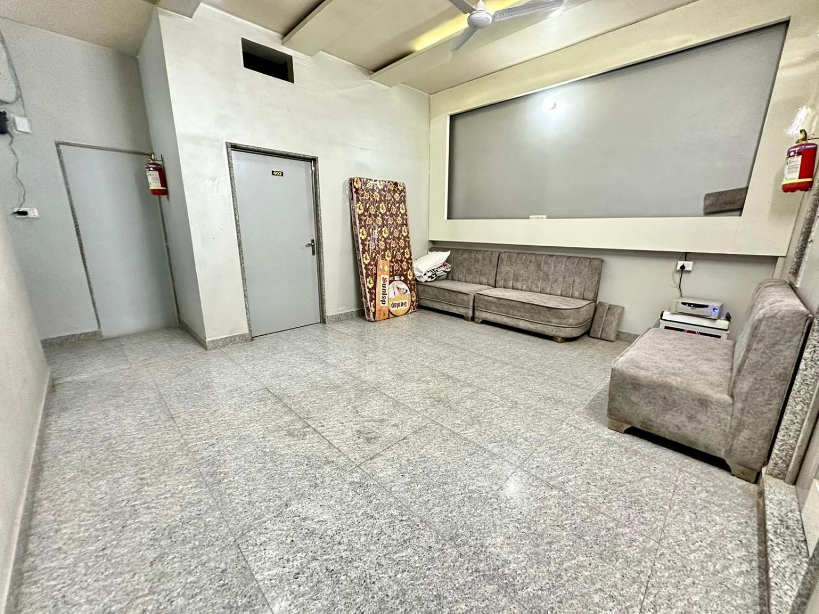 Prakash ! ! Fully-air-conditioned At Prime Location With Off Site Parking Availability, Near Kashi Vishwanath Temple, And Ganga Ghat, Newly Constructed And Luxurious - 3 Varanasi